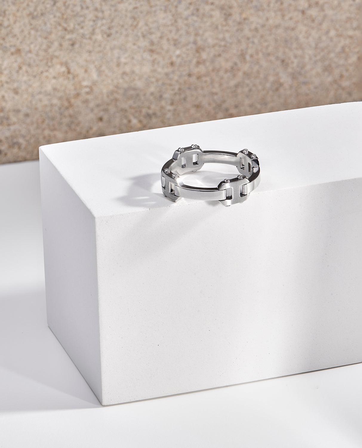 Women's or Men's BOISE 14k White Gold Ring For Sale