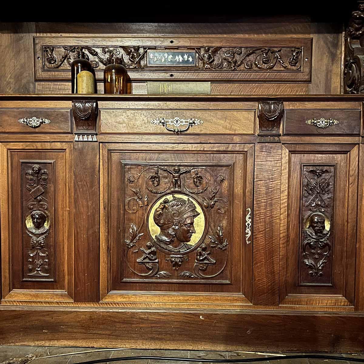 Louis XIII-style Norman walnut and gilded library woodwork For Sale 5