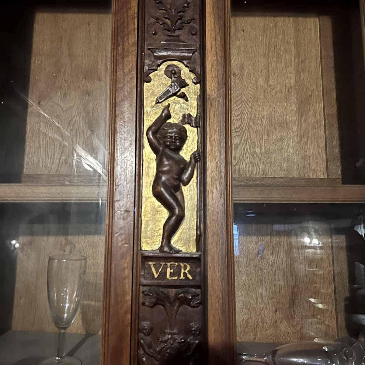 Louis XIII-style Norman walnut and gilded library woodwork For Sale 6