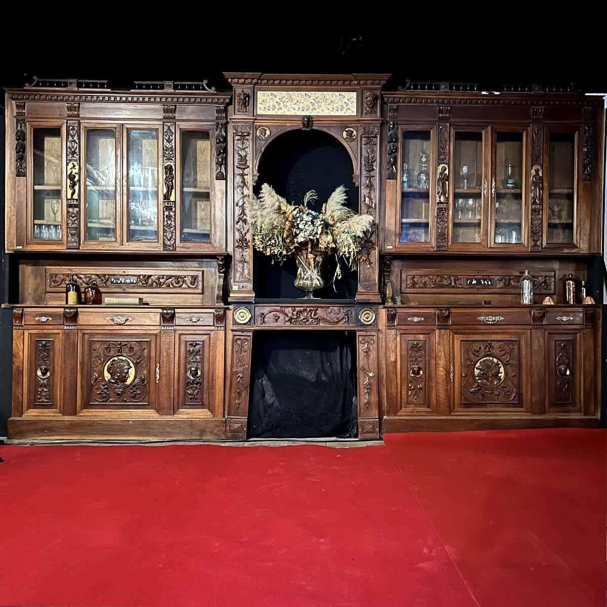 French Louis XIII-style Norman walnut and gilded library woodwork For Sale