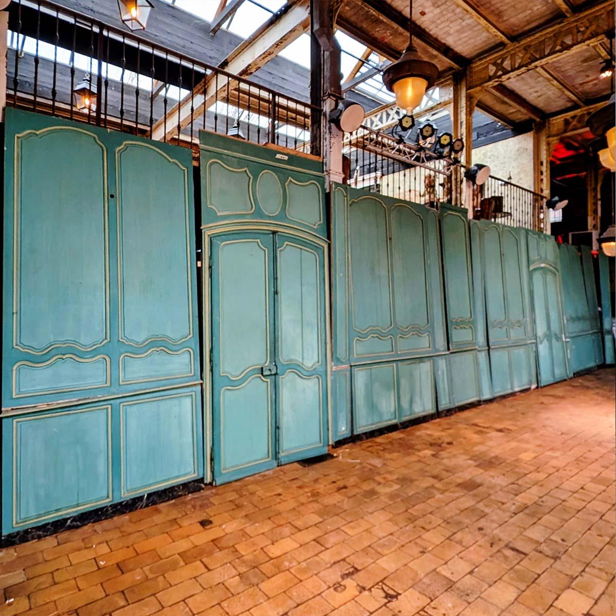 French Boiserie de style Louis XV 15m linéaire For Sale