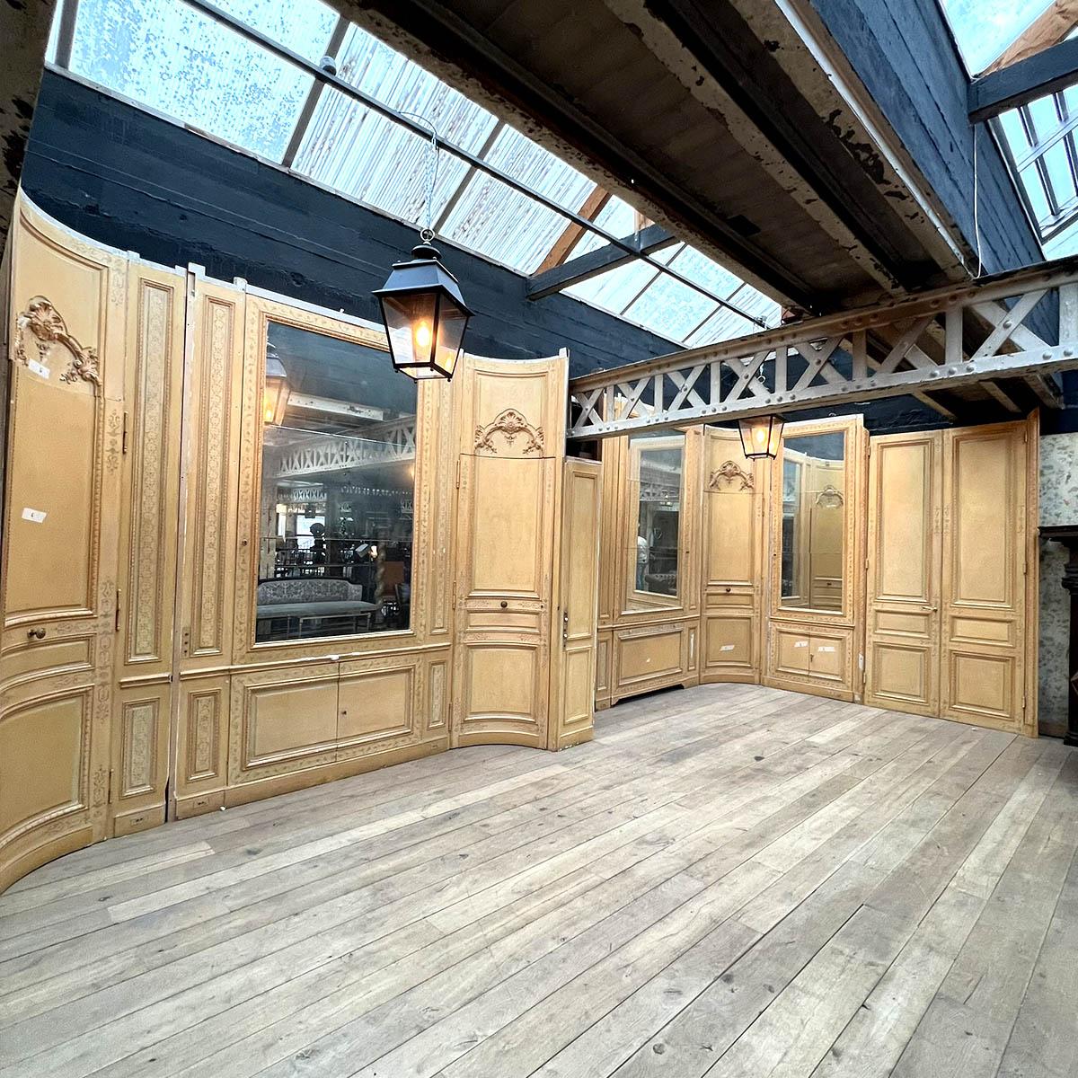 Boiserie en sapin de style Louis XV - Paris, 1920 In Fair Condition In TOURCOING, FR