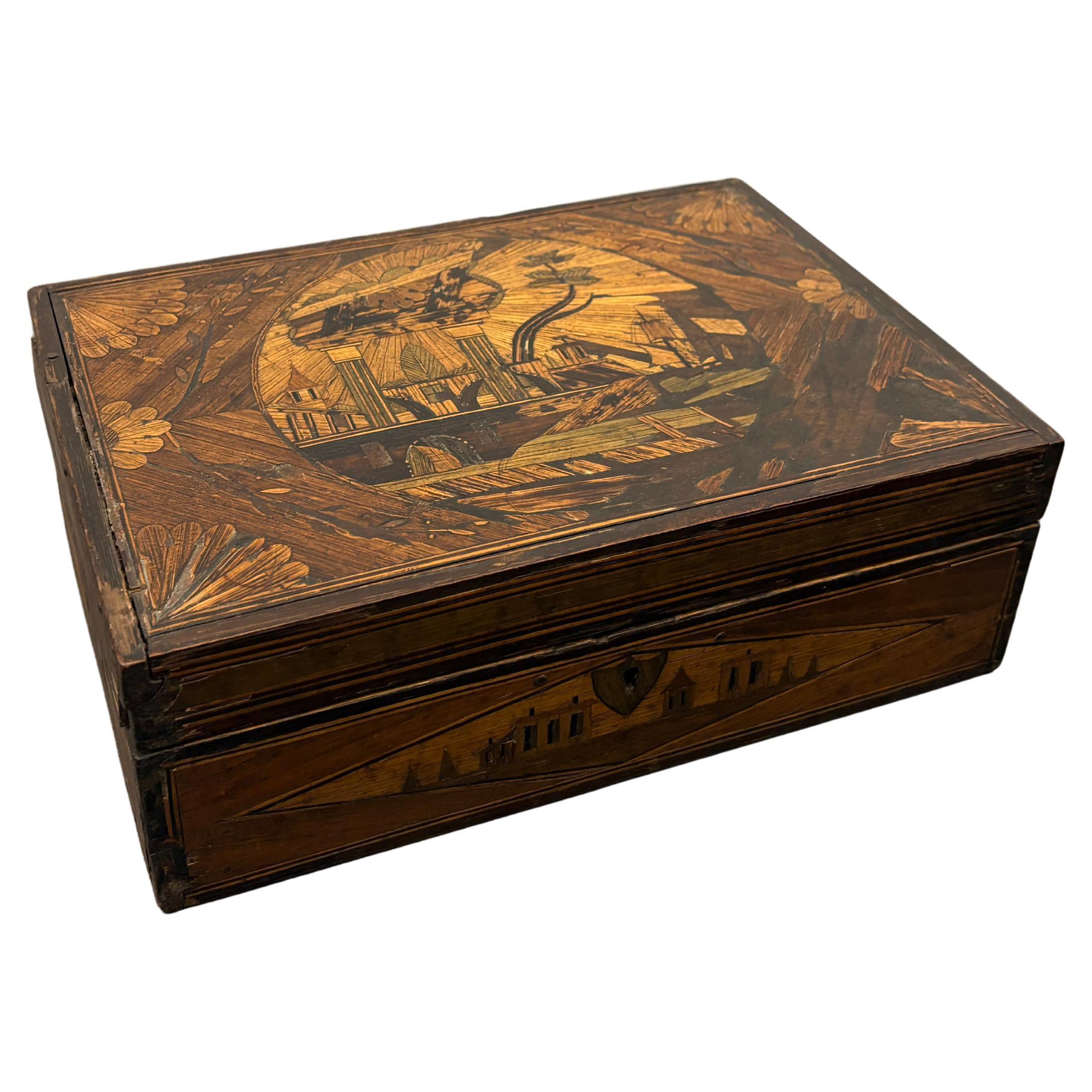 Boîte en marqueterie de paille