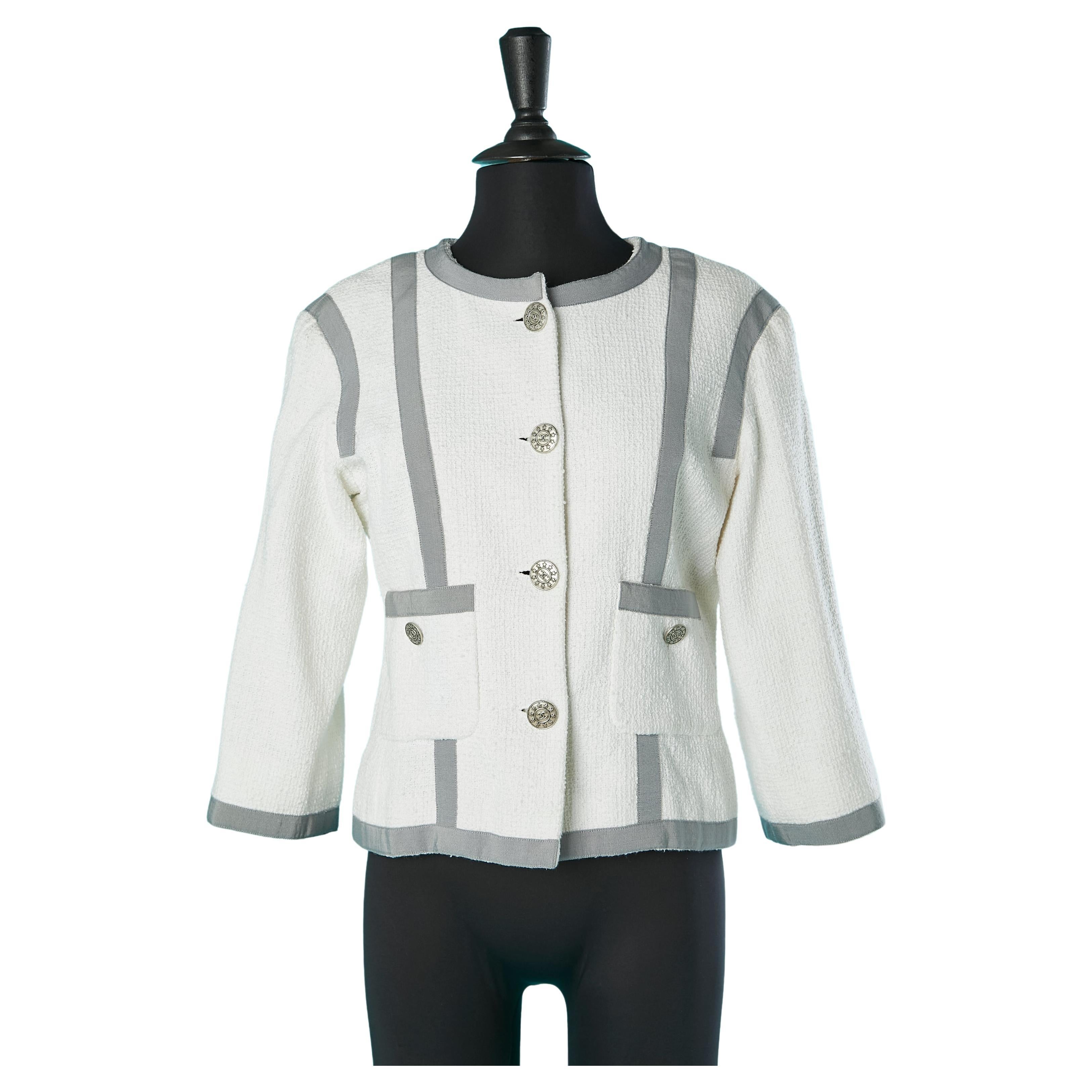 "Boite" jacket in white cotton tweed and grey gros-grain piping Chanel For Sale