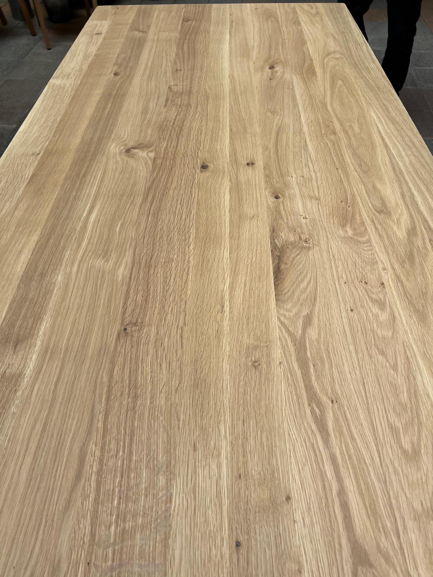 Table rectangulaire BOK
Design/One
Edition Ethnicraft 
Chêne massif naturel 
180 x 90 x 76 cm
41 kgs
Fabrication artisanale 
Nouveau 
1200 euros 