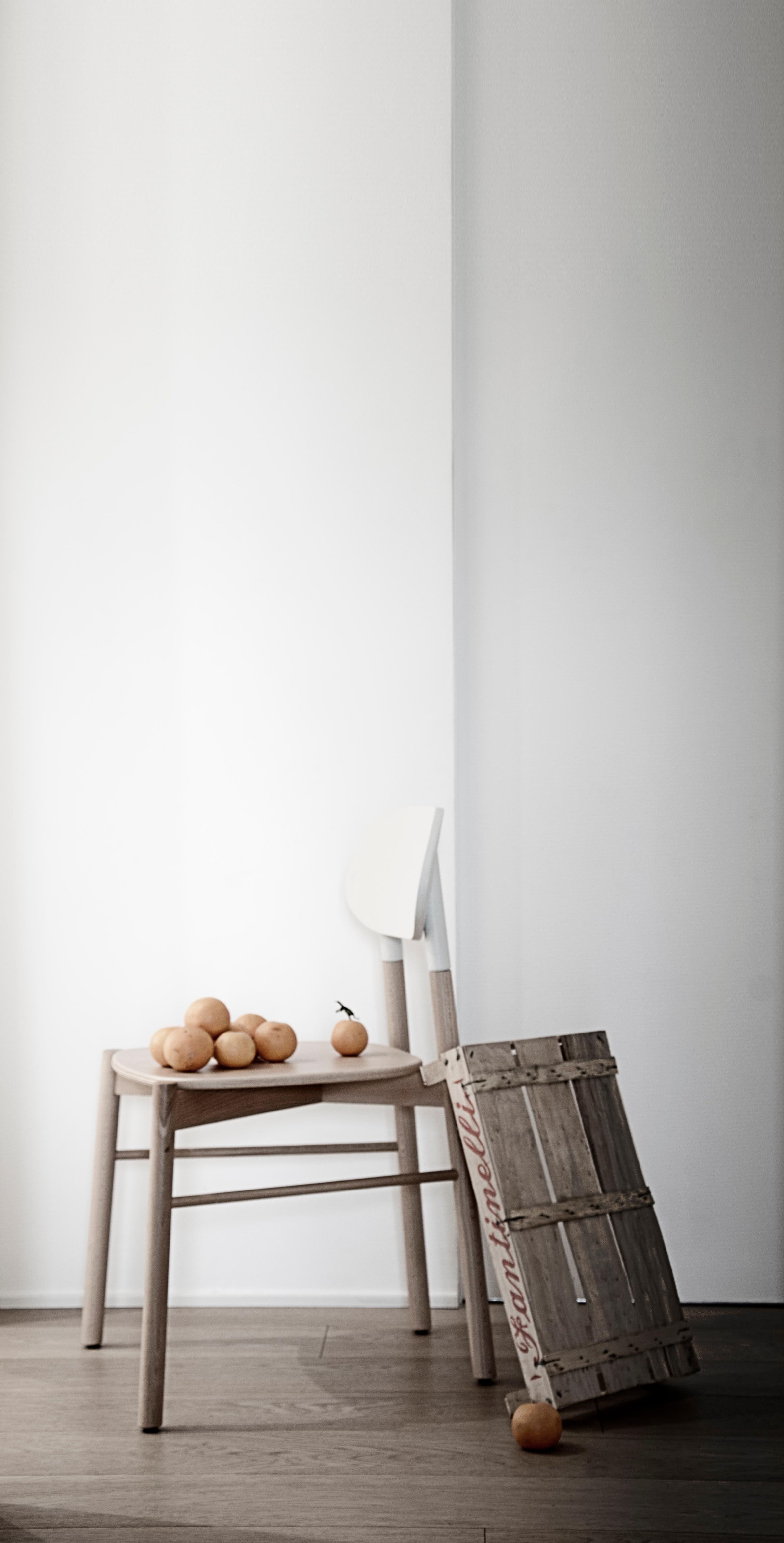 Chaise Bokken de Col, structure en bois de hêtre, dossier turquoise, design minimaliste en vente 7