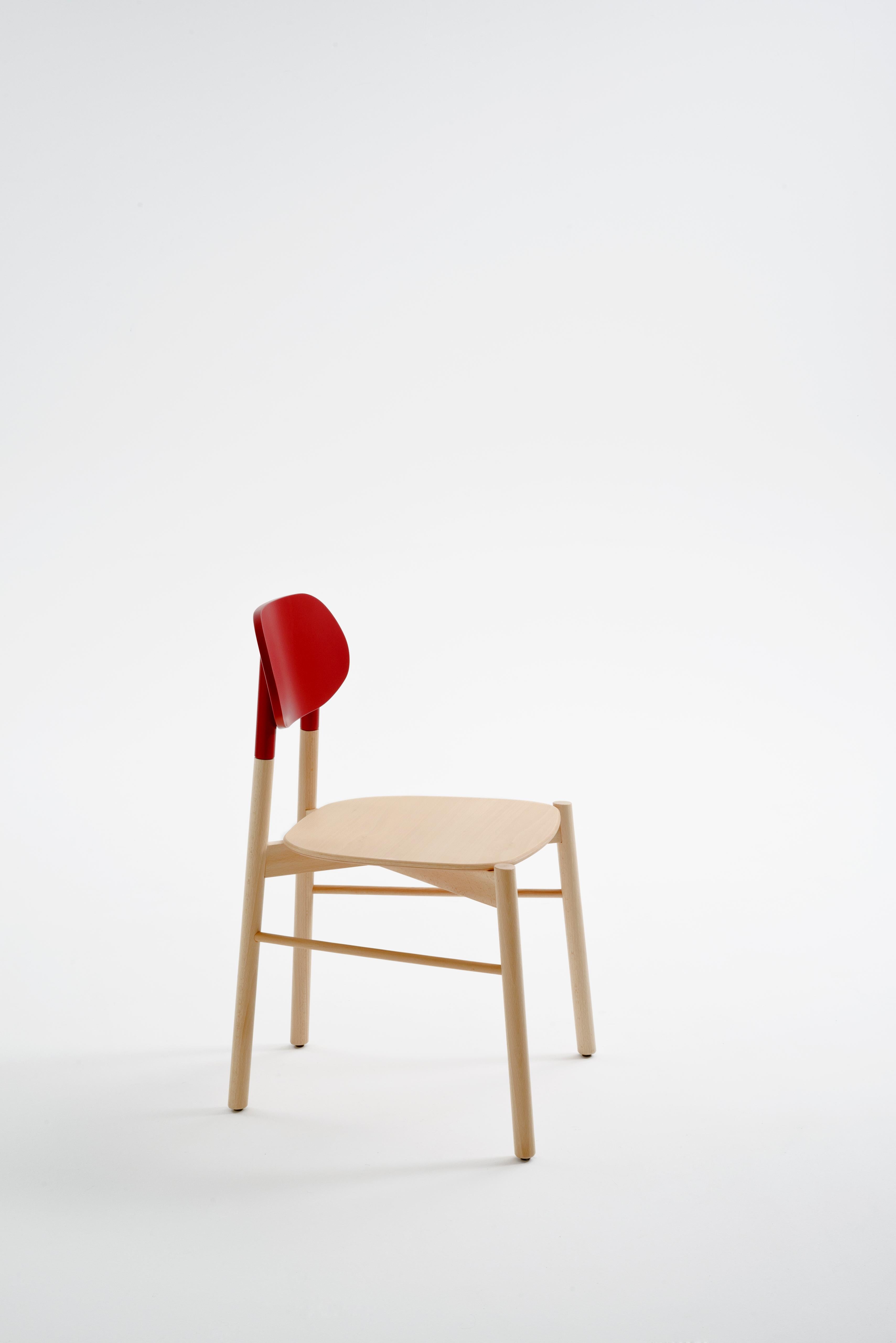 An essential chair in the form, yet precious in colors. Tapered and elongated, the legs of the seat are inspired by the bokken, a wooden replica of the Japanese sword used in the training of the Japanese martial art of Aikido and Kendo.
Bokken