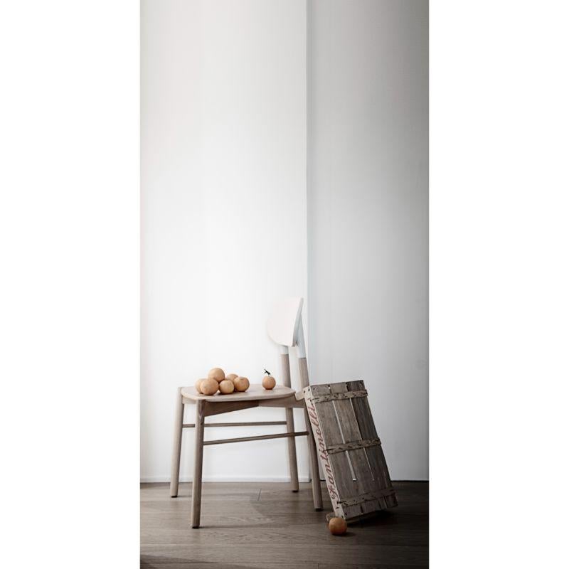 Italiano Sedia Bokken, Faggio naturale, Schienale laccato bianco di Colé Italia in vendita