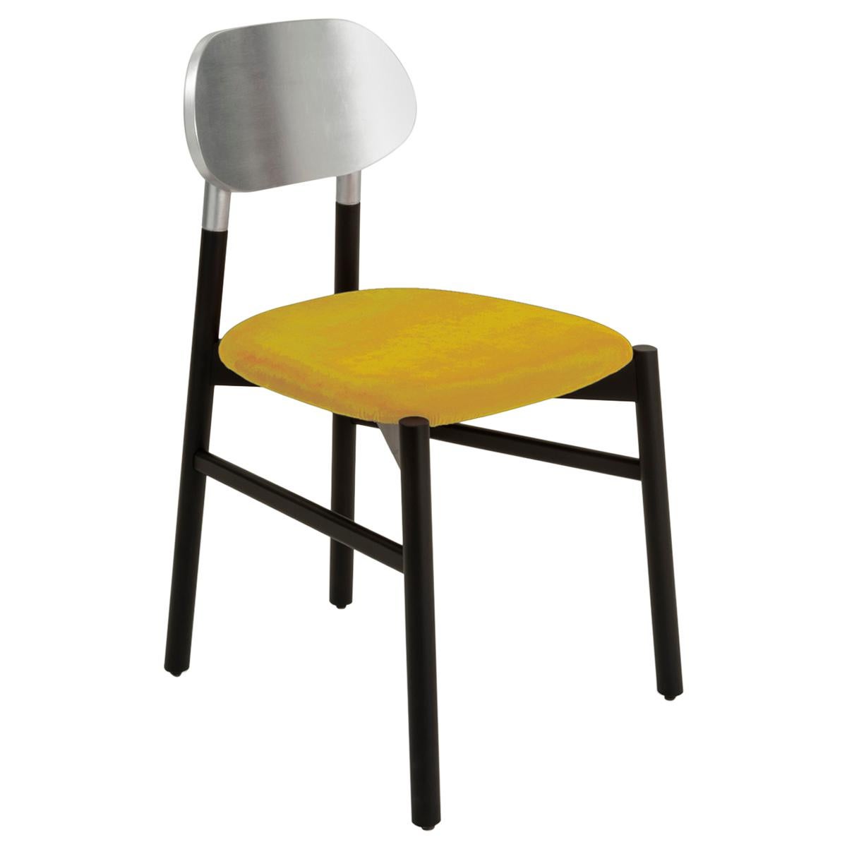 Silla Bokken Tapizada en negro, respaldo en pan de plata, terciopelo fino amarillo italiano