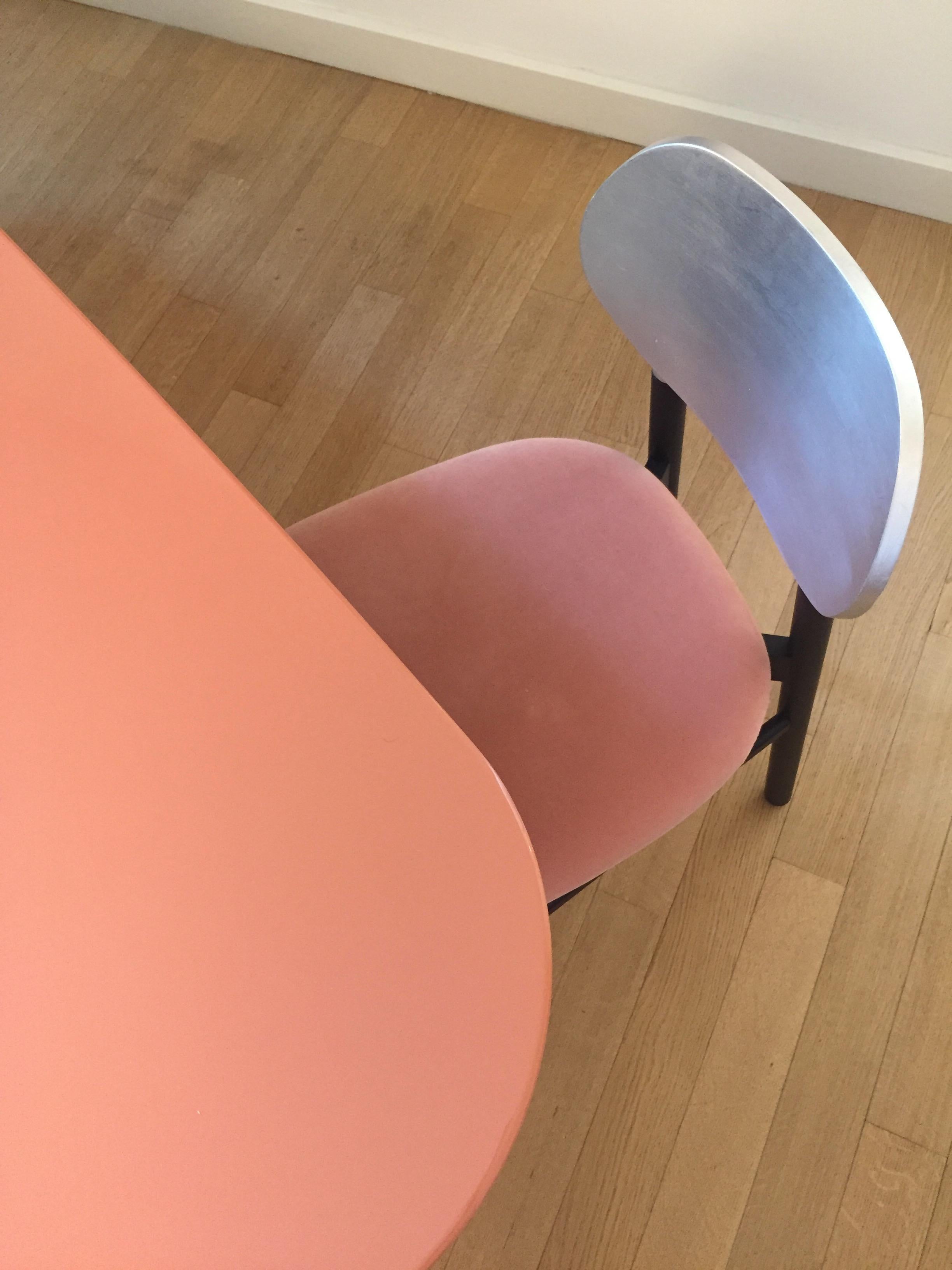 Bokken-Stuhl, gepolstert aus Nussbaum und Blattgold, minimalistisch und mit einem edlen Touch im Angebot 6