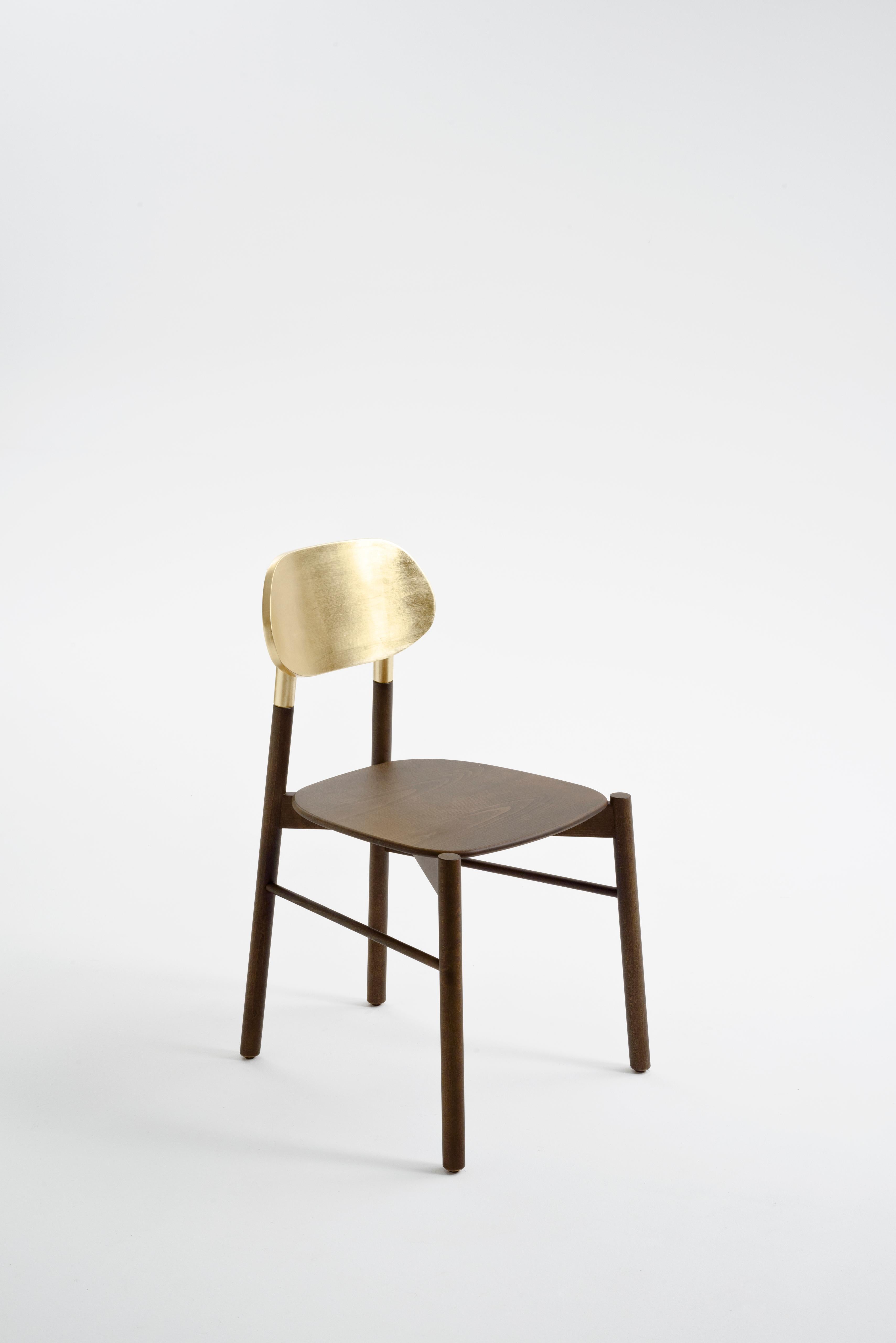 Minimaliste Chaise Bokken, structure en noyer, dossier en Golden Leaf, Minimalist Design made in Italy en vente