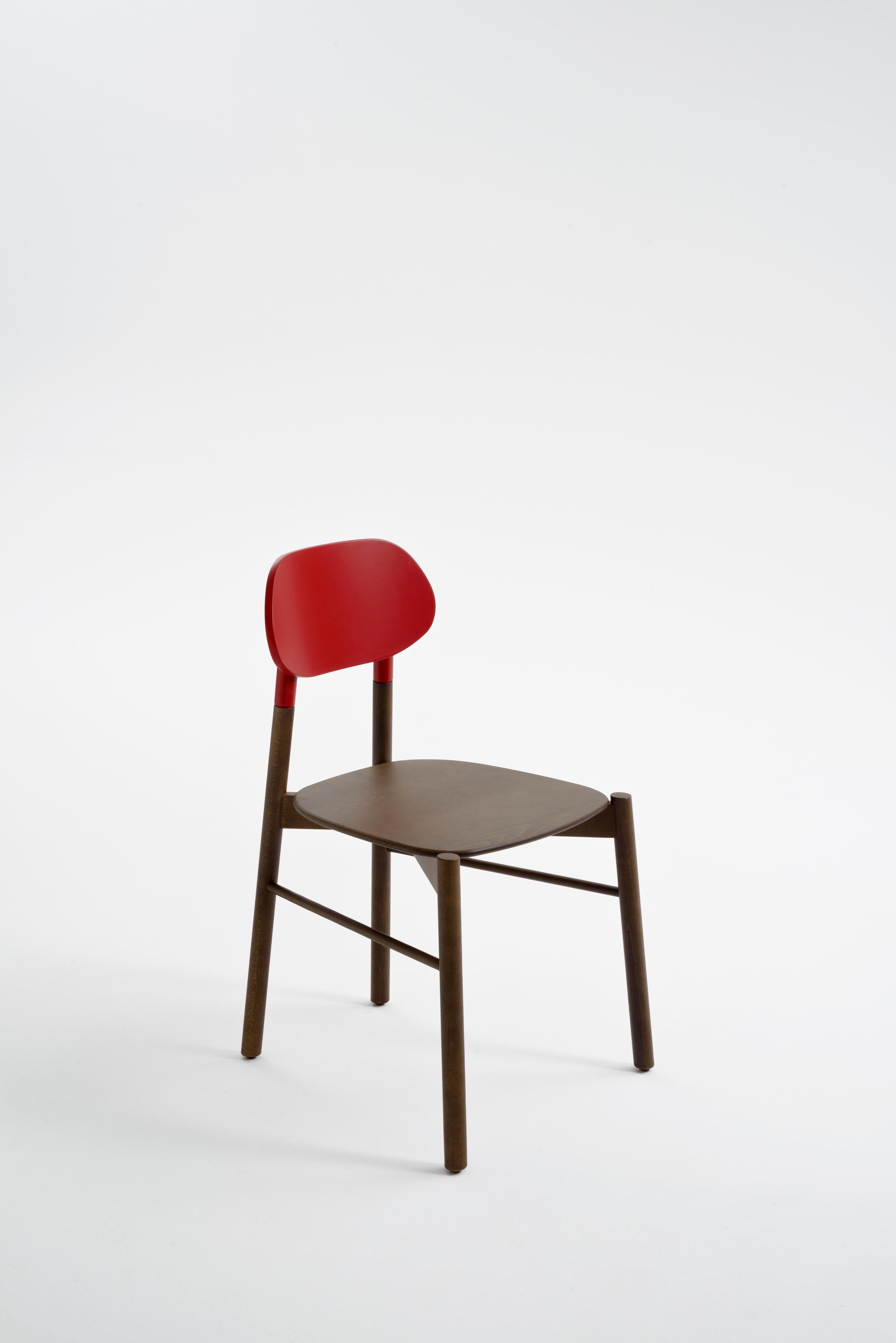 Bokken-Stuhl, Struktur aus Nussbaumholz, türkisfarbene Rückenlehne, minimalistisches Design, hergestellt in Italien im Angebot 1