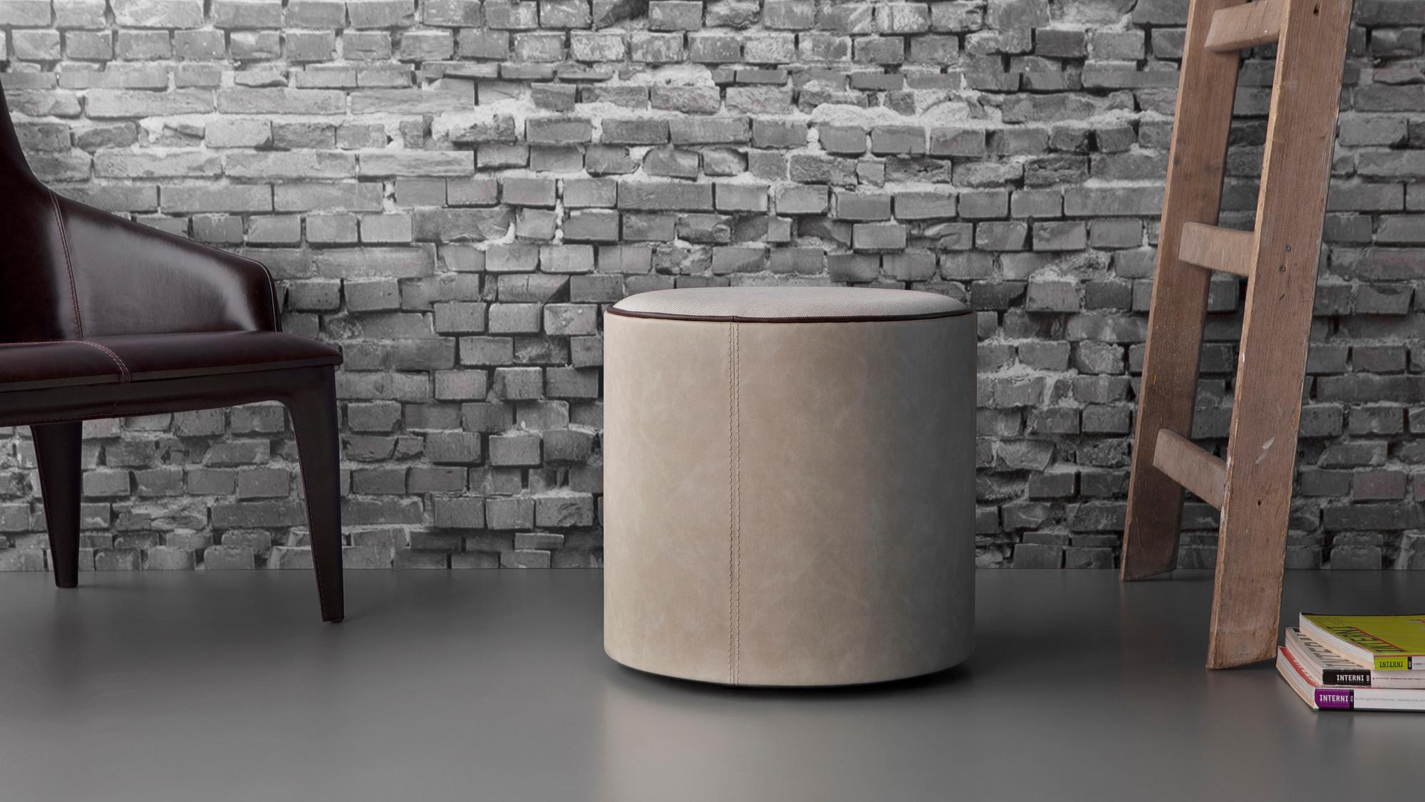 Bol Pouf by Doimo Brasil
Dimensions: D 50 x H 45 cm 
Materials: Leather.

Also available in D 90 x H 34 cm, D 110 x H 34 cm, D 130 x H 34 cm.

With the intention of providing good taste and personality, Doimo deciphers trends and follows the