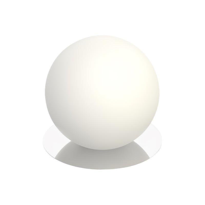 En vente : Silver (Chrome) Bola Petite Lampe de Table Sphérique par Pablo Designs