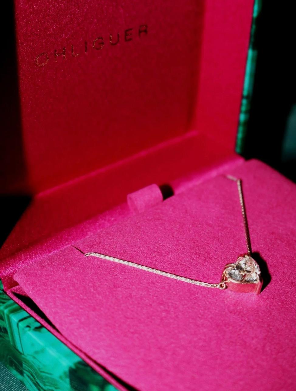 Pendentif Icone en or blanc 18 ct avec un diamant de 0,80 ct. Unisexe en vente