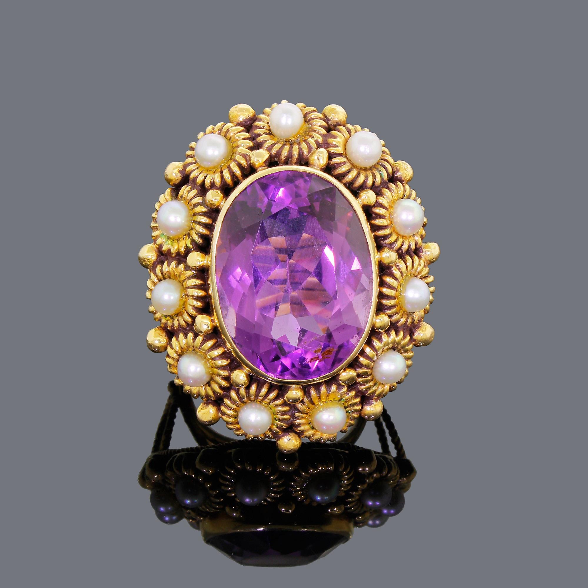 Bold 14 Karat Gold Etruscan Cocktail Ring Large Big 10 Carat Amethyst and Pearl For Sale 1