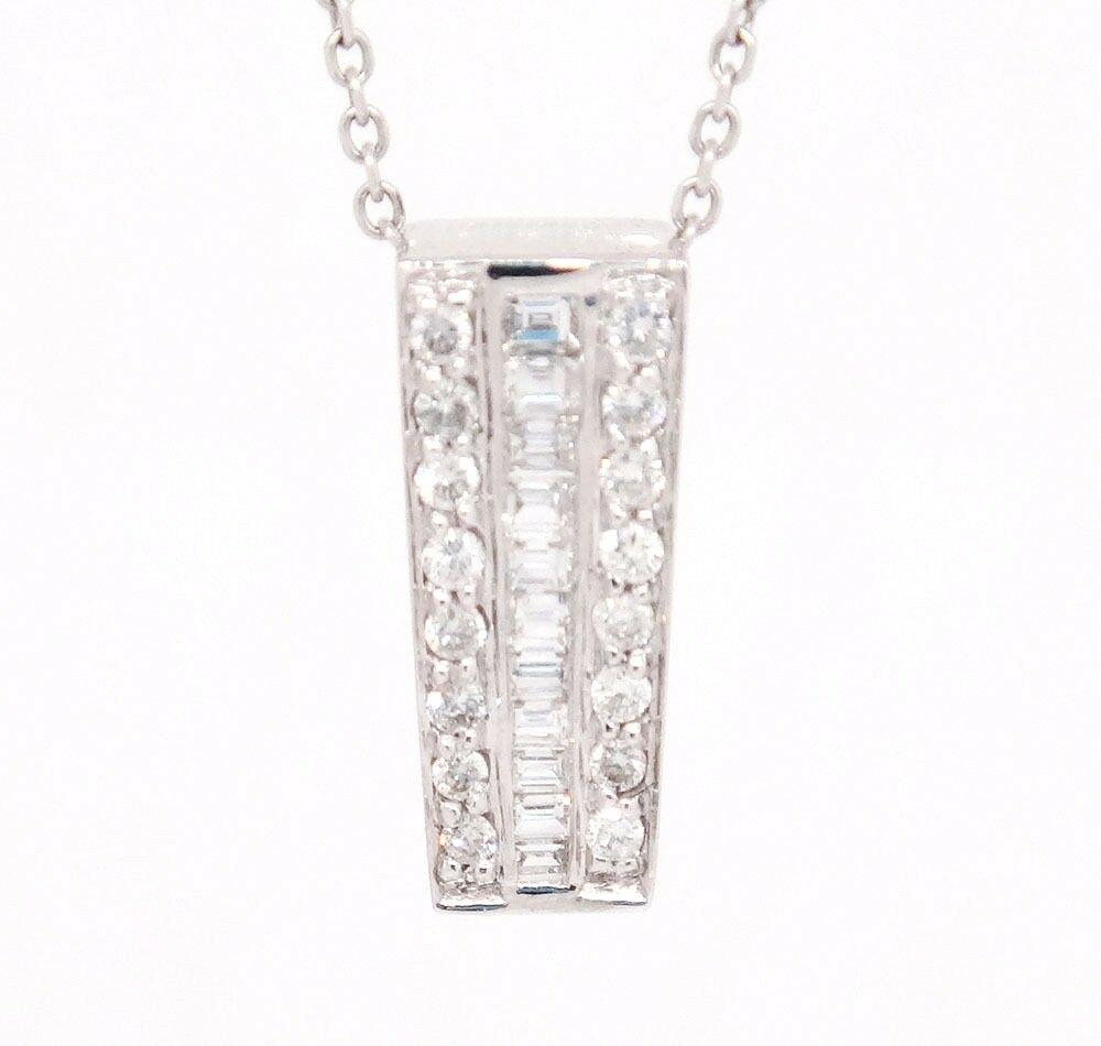 Bold 14 Karat White Gold SI1, G, 0.43 Carat Diamond Bar Pendant Sliding Necklace In New Condition For Sale In New York, NY