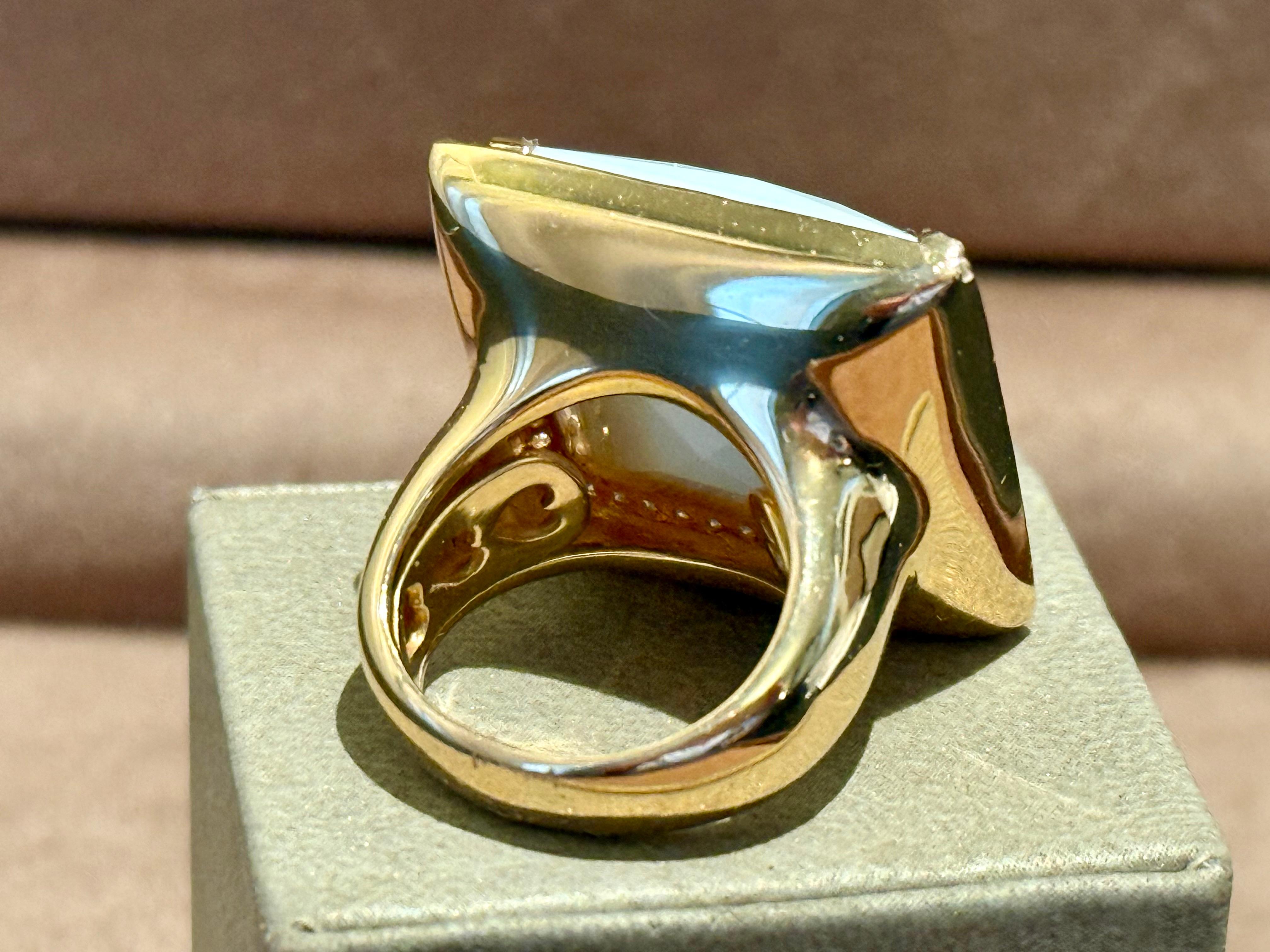 Bold Italian Statement Ring en or rose 18 K Diamant et agate blanche Bon état - En vente à Zurich, Zollstrasse