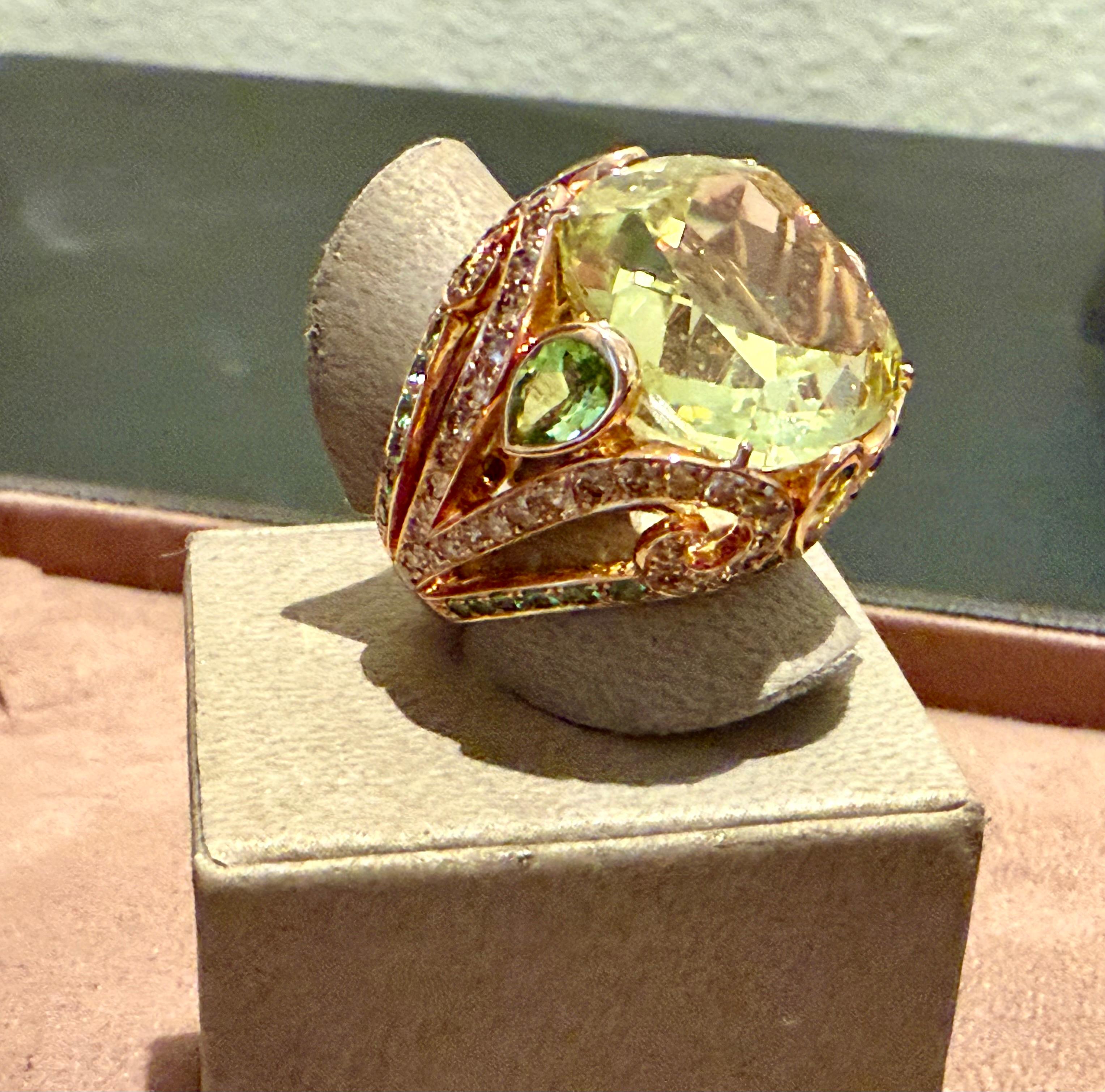 Bold Cocktailring aus 18 Karat Roségold mit Zitronen- Citrin-Diamanten und Tsavorit-Diamanten 3