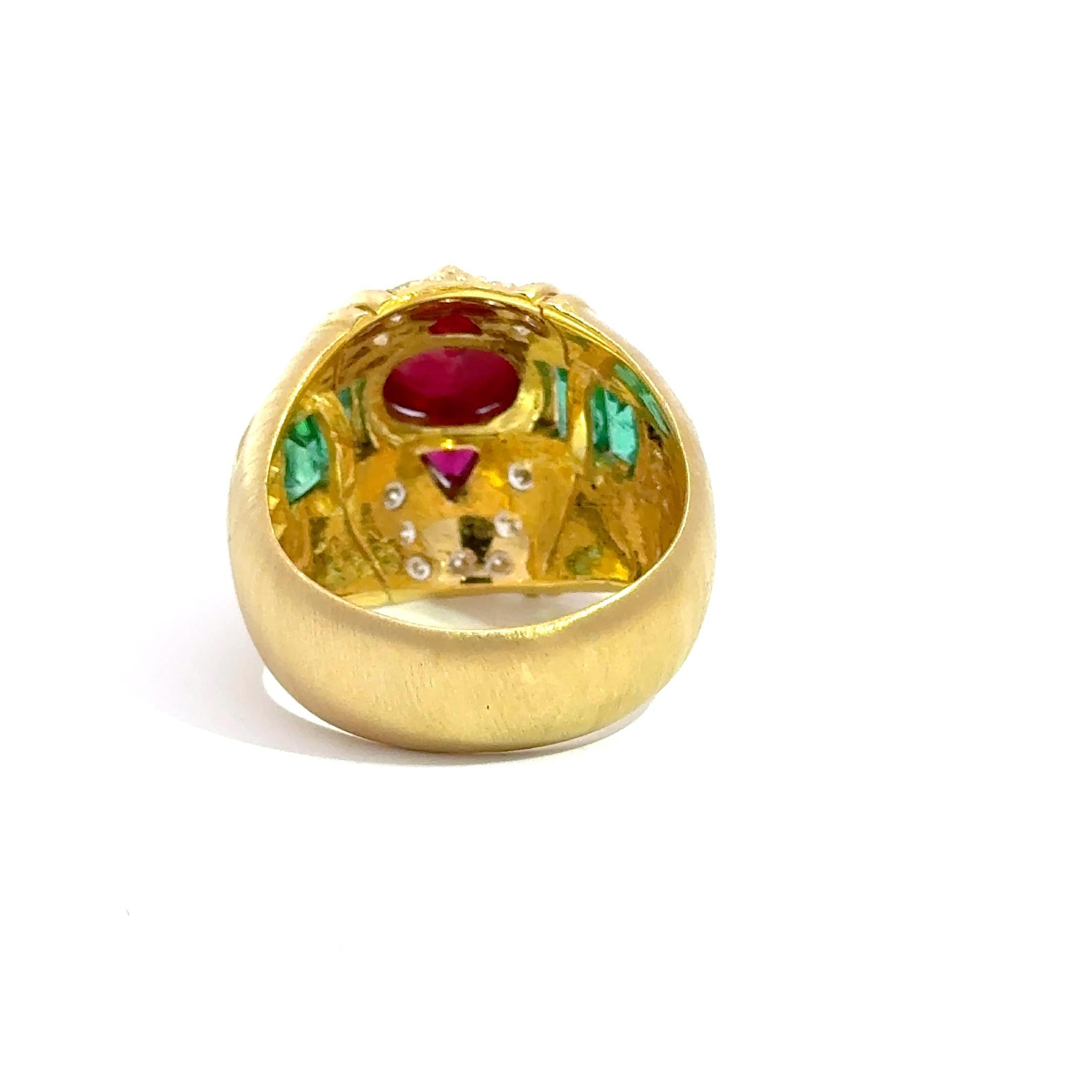 Bold 18k Gold Dome Ring with Cabochon Ruby, Emeralds & Diamonds In Excellent Condition For Sale In Los Angeles, CA