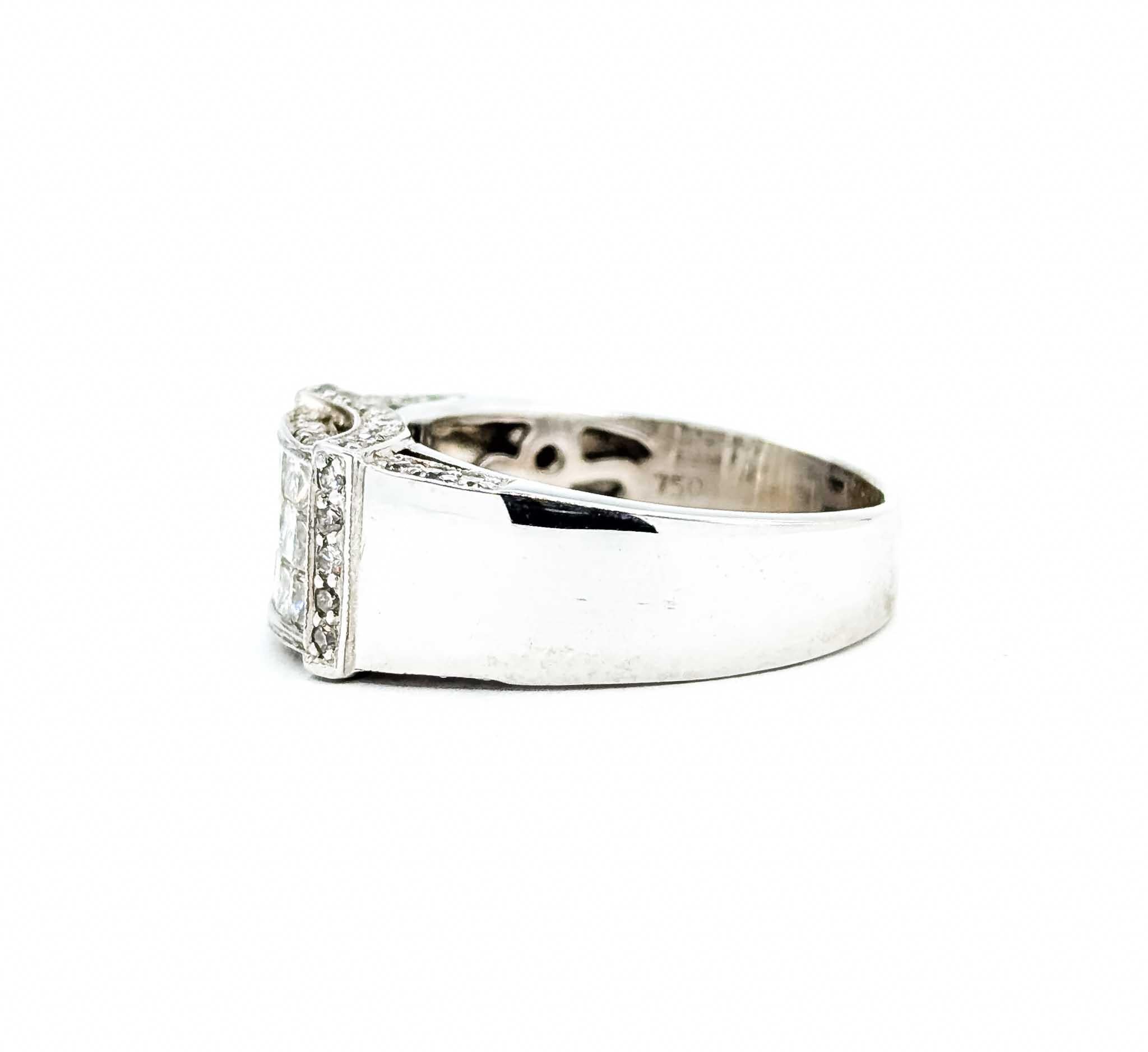 Anello a fascia con diamanti tondi e principesse in oro bianco 18k Bold a 3 file in vendita 3