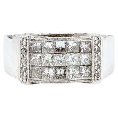 Audaz Anillo de Oro Blanco de 18k con 3 Filas de Diamantes Princesa y Redondos