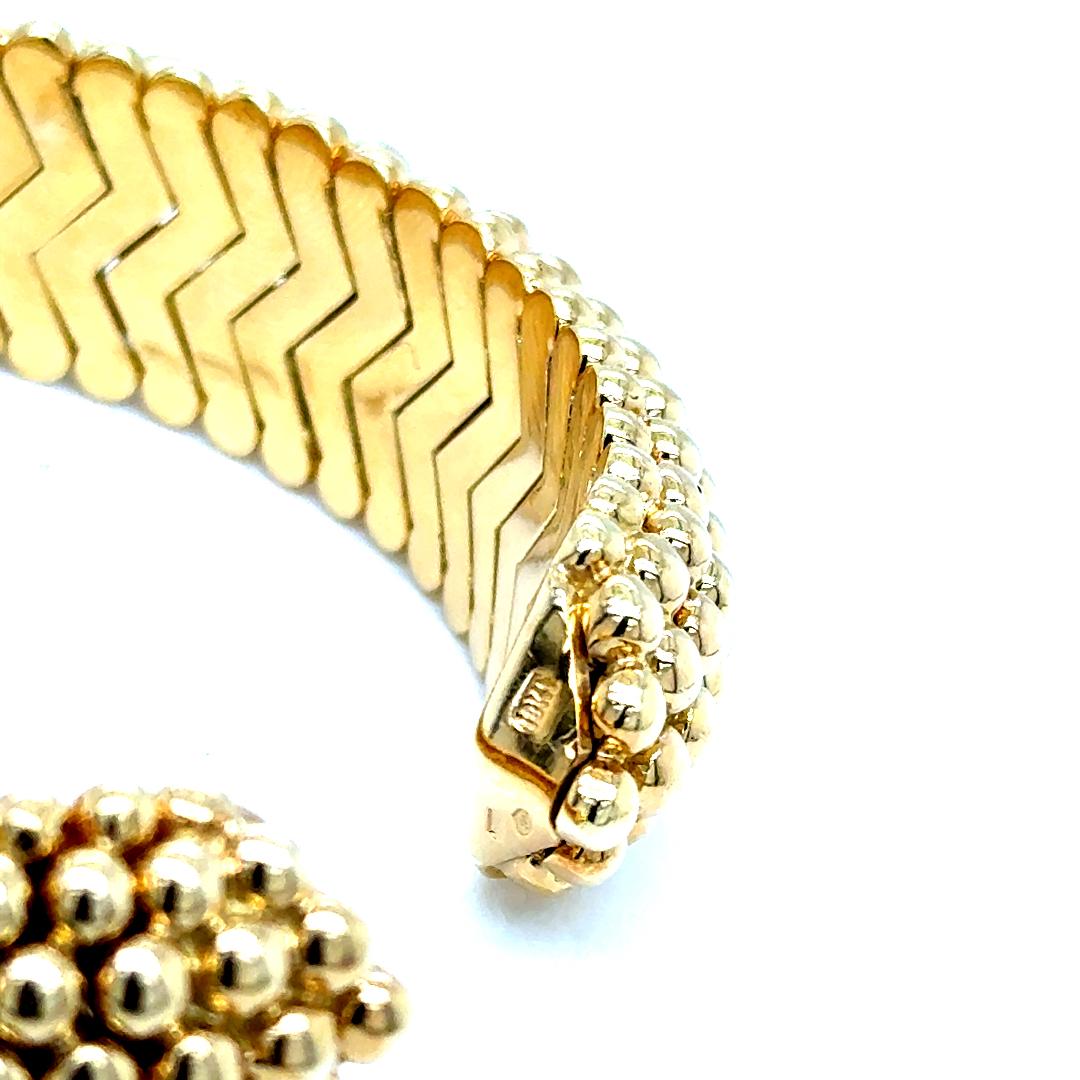 Bracelet manchette audacieux en or jaune 18 carats massif et diamants, 103.2 grammes Pour femmes en vente