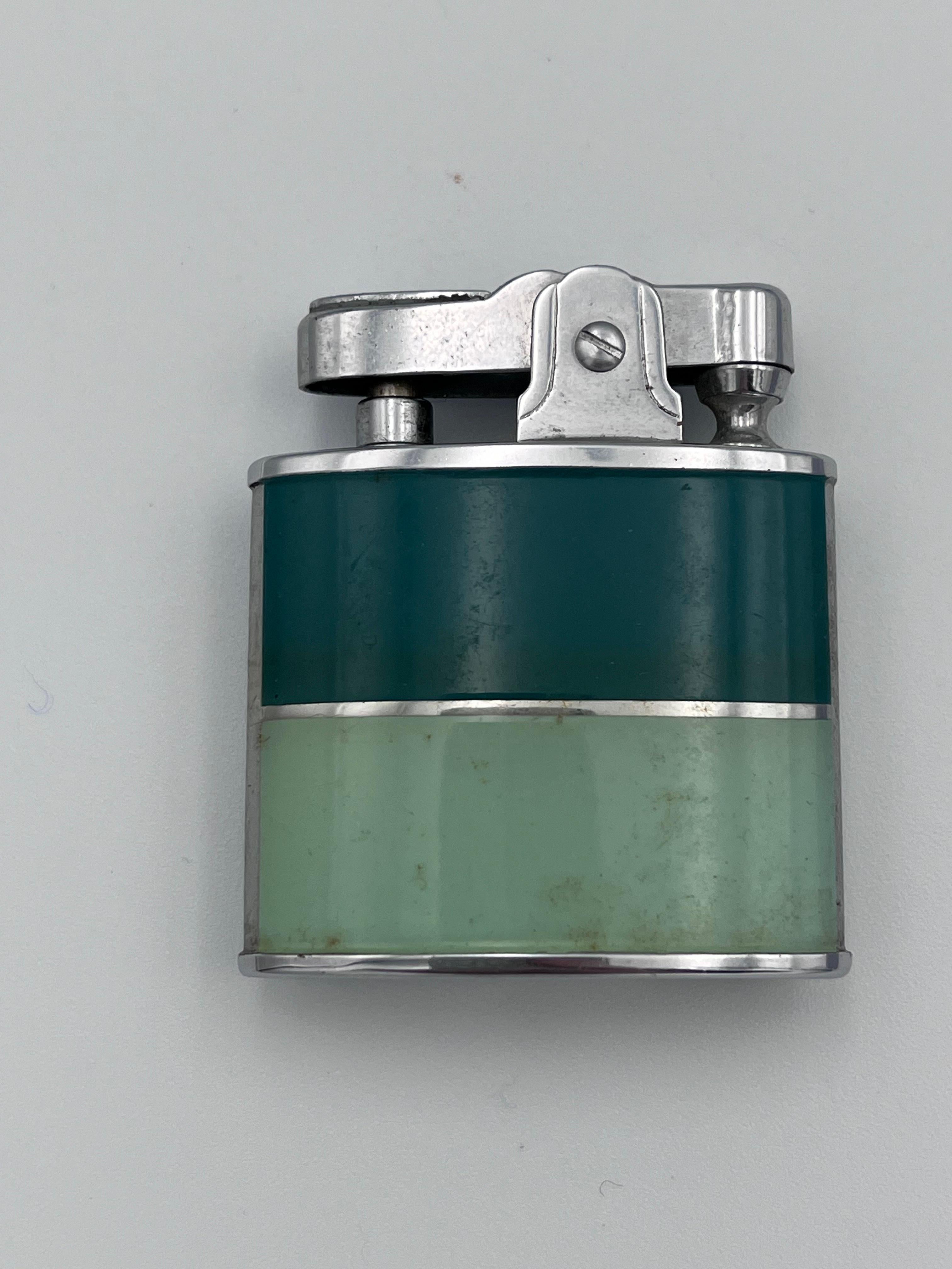 Audaz mechero Art Decó de 1930 en dos tonos esmeralda / verde menta de mansión Japonés