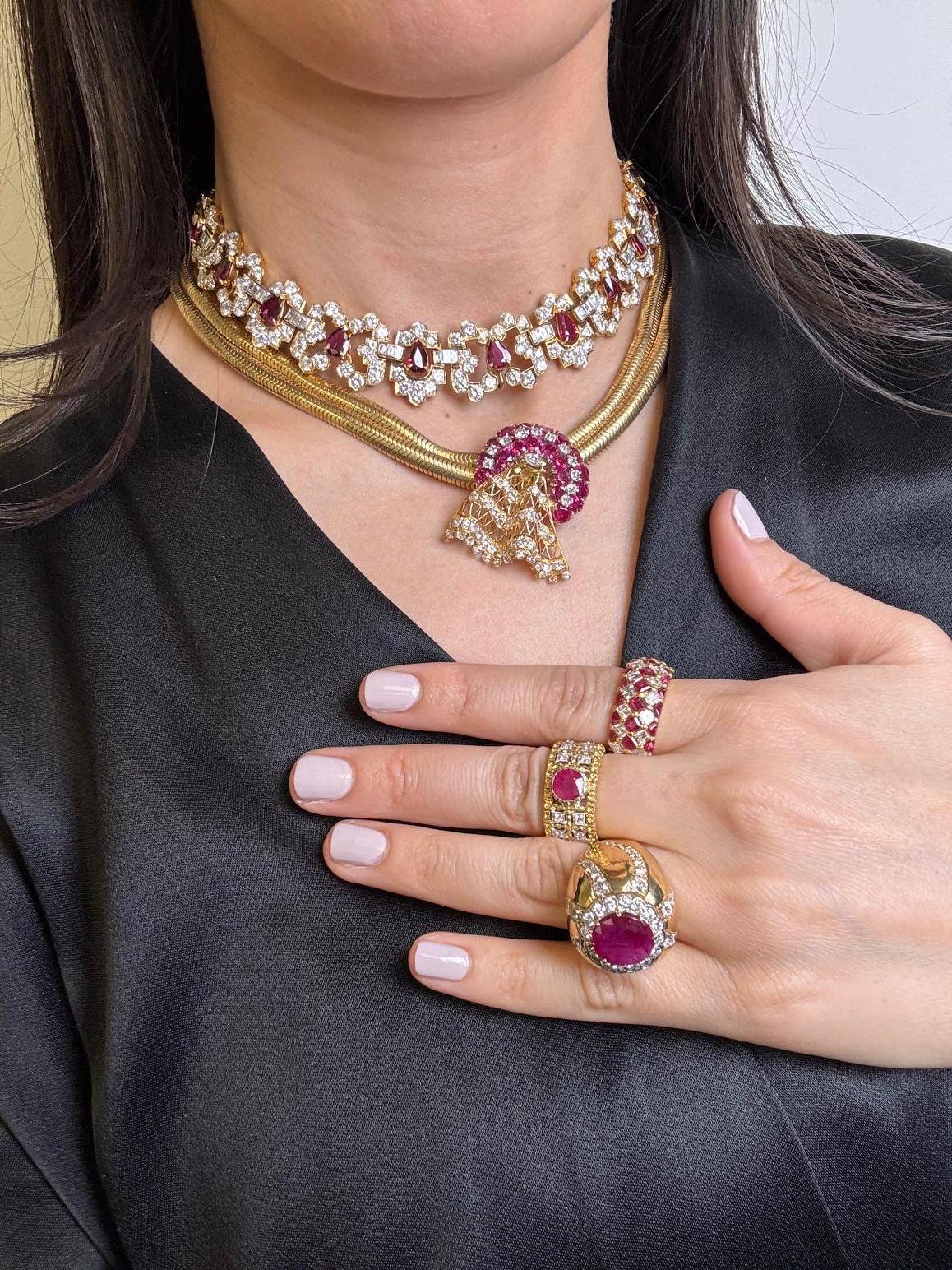 Audace anello anni '70 in oro giallo 14K con rubino e diamanti in vendita 5