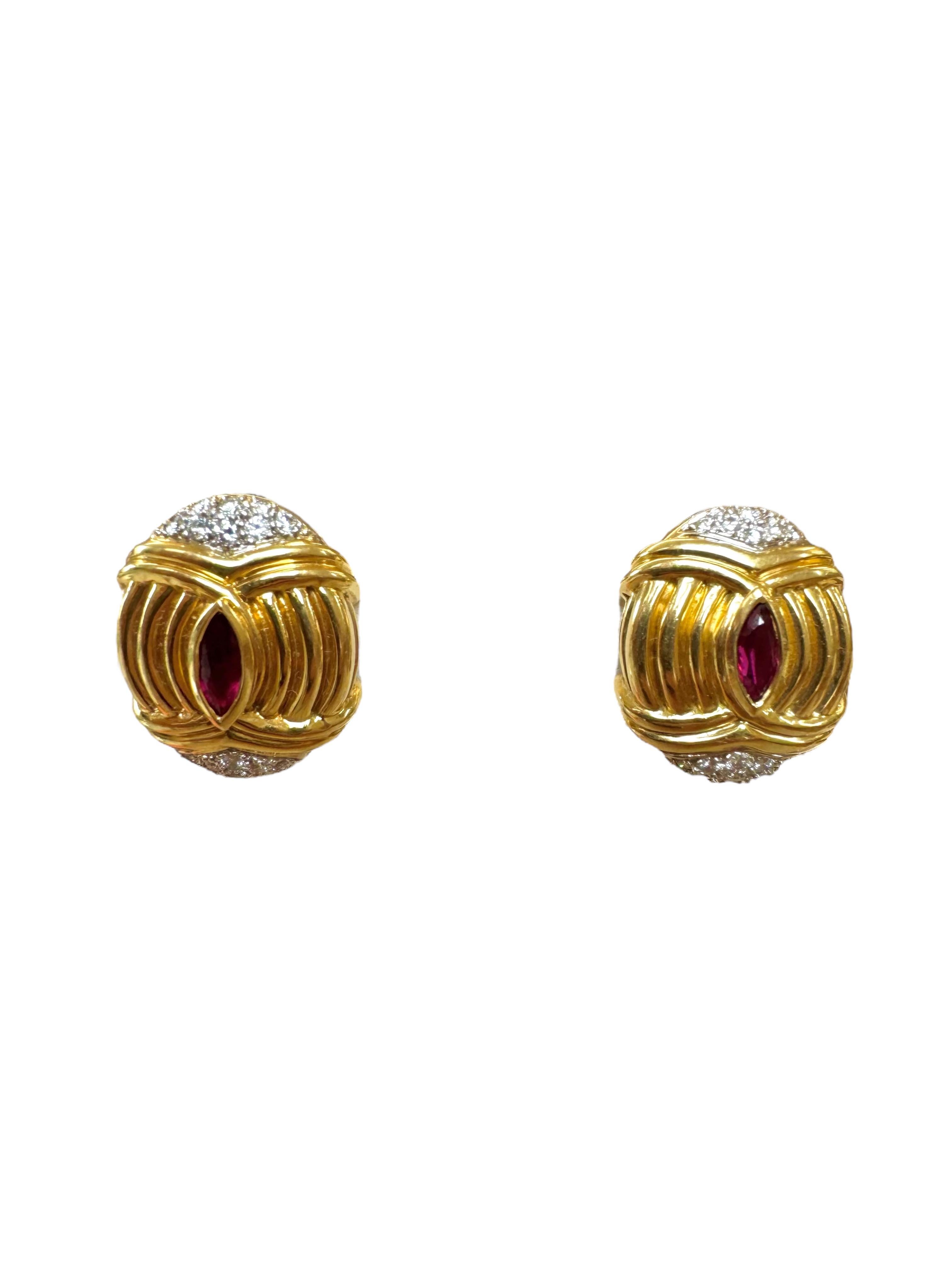 Boucles d'oreilles à pince en or 18K des années 1980 avec rubis et diamants en vente 6