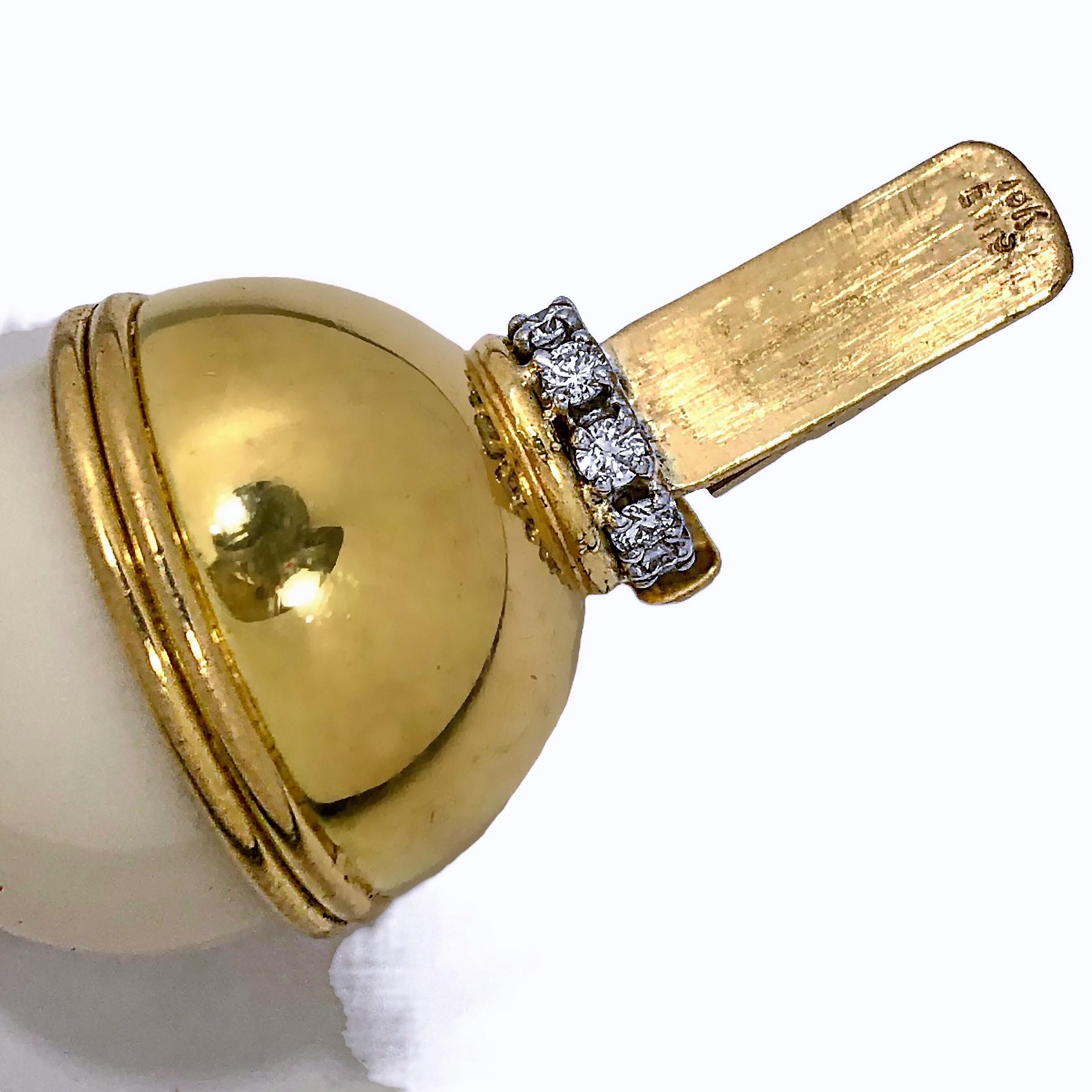 Emis Beros Collier audacieux en perles de corail blanc de 23 mm, or jaune 18 carats et diamants 2
