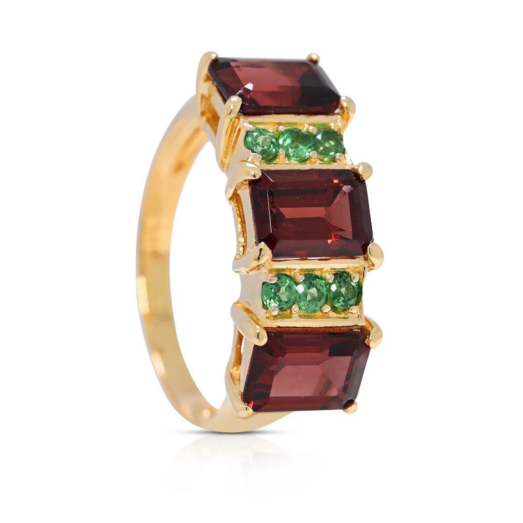 Bold 2.55ct Garnet Ring in 14K Yellow Gold im Zustand „Hervorragend“ im Angebot in רמת גן, IL
