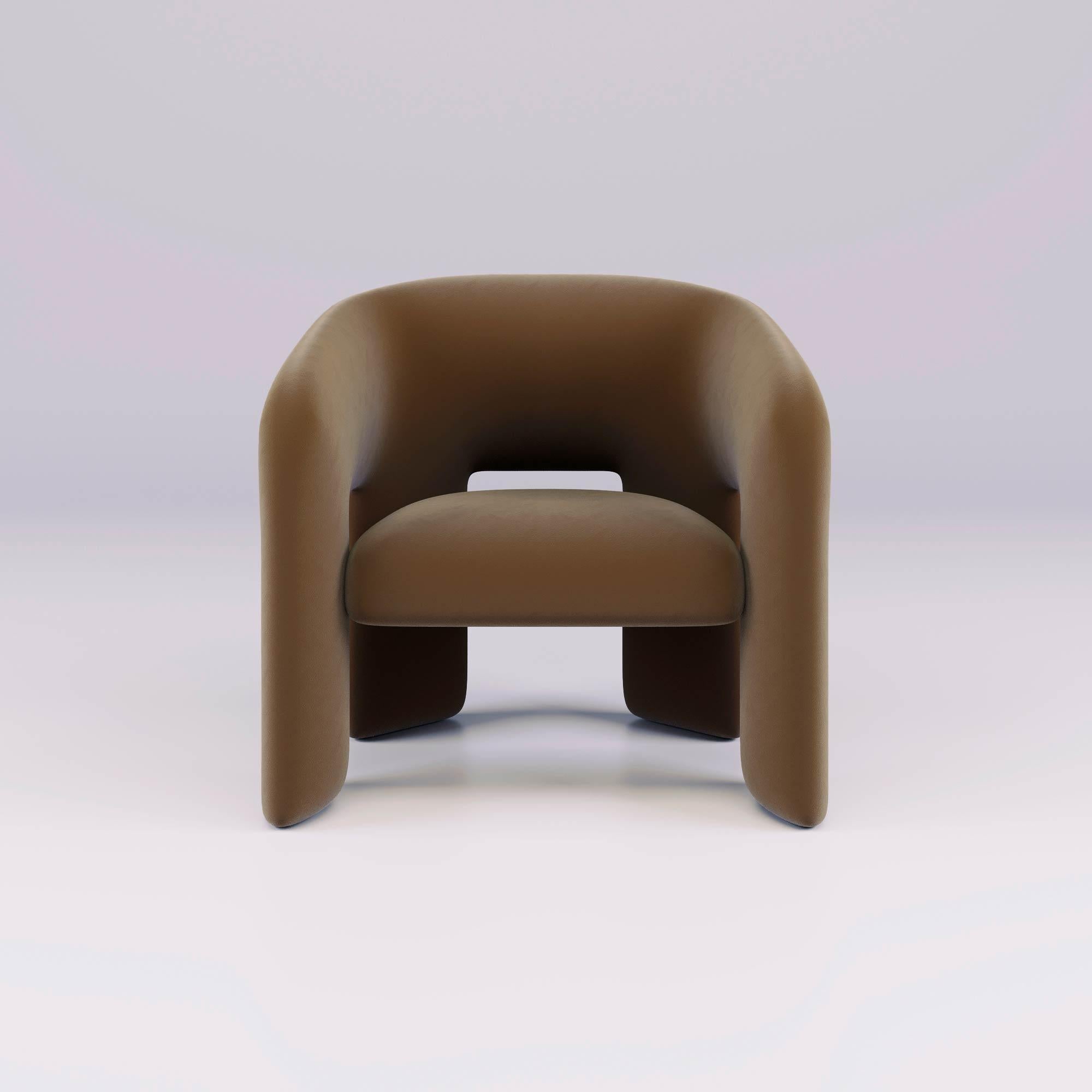 Celebrating the art of relaxed sophistication, the Bold Armchair is a statement piece that embodies the spirit of modern design. The skillful use of high-quality materials, combined with craftsmanship, gives the Bold Armchair a modern and
