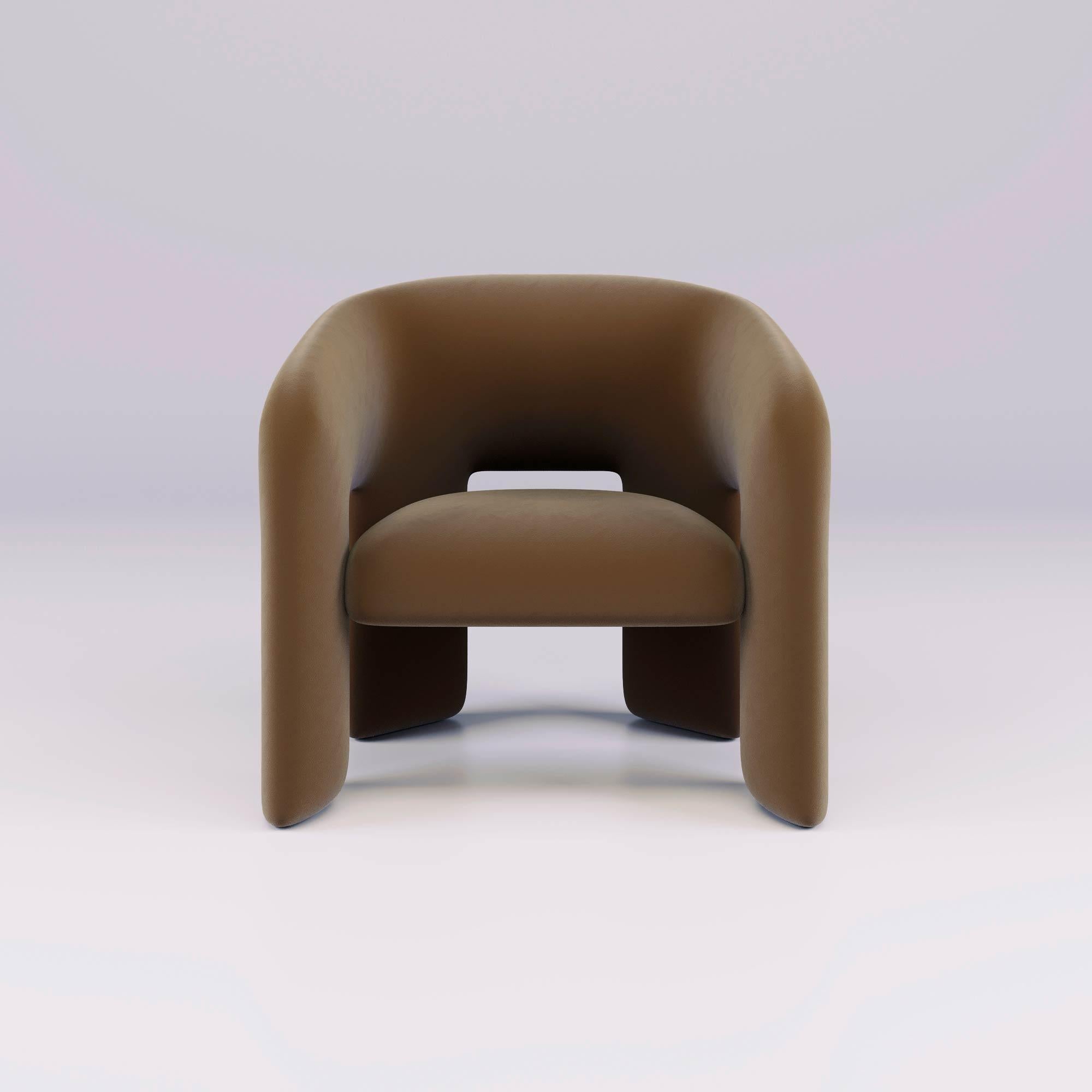 Celebrando el arte de la sofisticación relajada, el Sillón Bold es una pieza que encarna el espíritu del diseño moderno. El hábil uso de materiales de alta calidad, combinado con la artesanía, confiere al Sillón Bold un aspecto moderno y