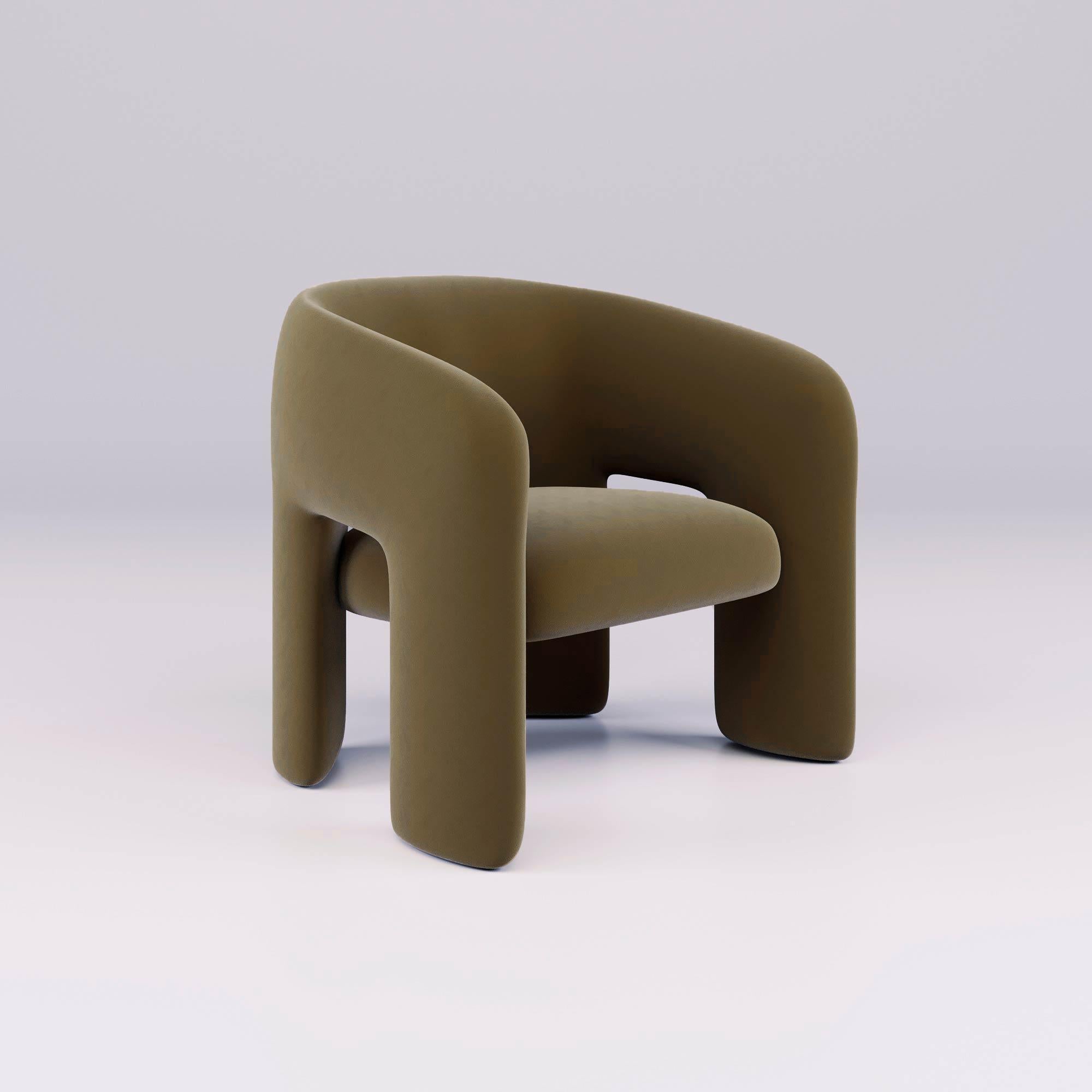 Celebrando el arte de la sofisticación relajada, el Sillón Bold es una pieza que encarna el espíritu del diseño moderno. El hábil uso de materiales de alta calidad, combinado con la artesanía, confiere al Sillón Bold un aspecto moderno y