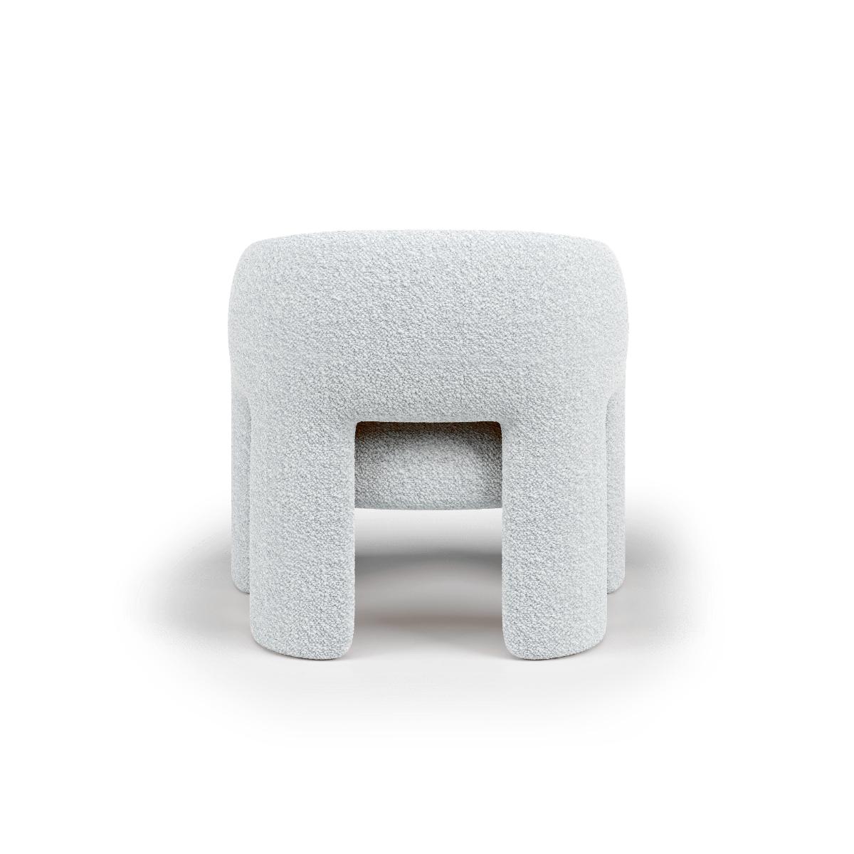 Sillón Bold by Mohdern
Dimensiones: An 78 x Pr 65 x Al 73 cm
Materiales: Tela, Bouclé


Bold es un cómodo sillón de líneas envolventes y diferentes formas geométricas hábilmente ensambladas mediante el encuentro entre el saber hacer y un enfoque de