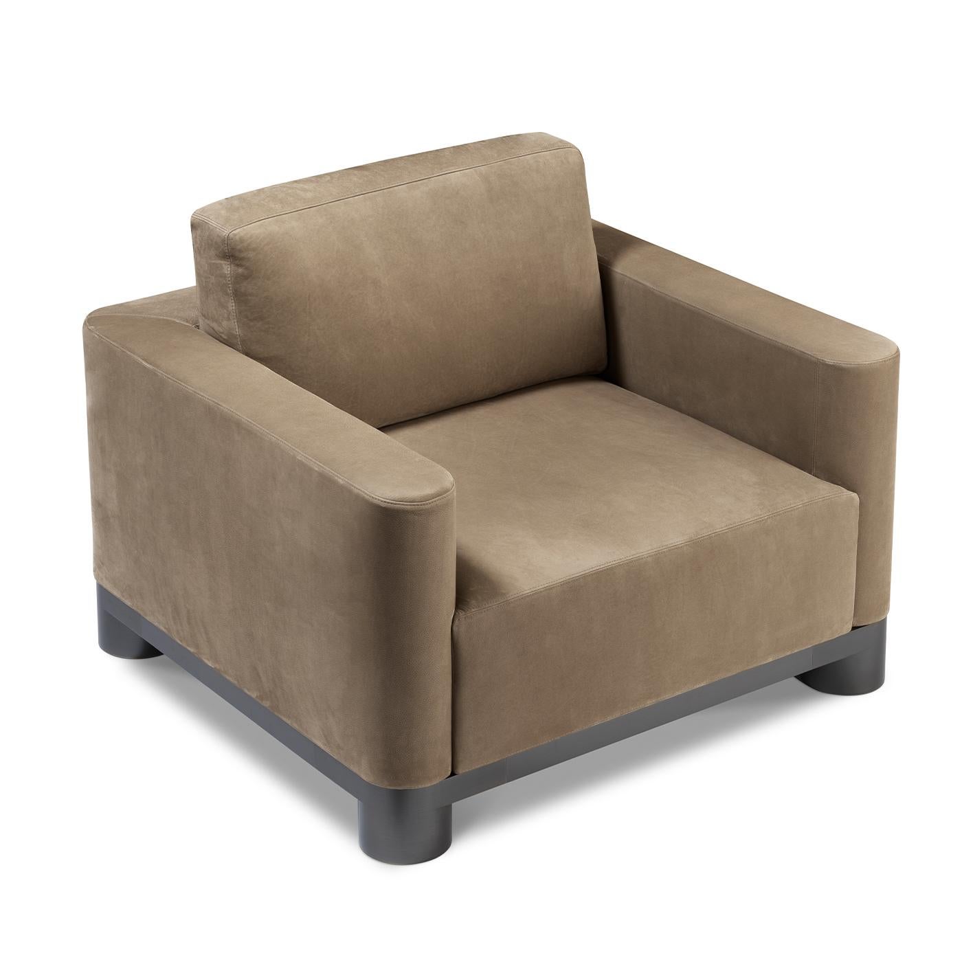 This exquisite lounge chair will create a suffused and charming effect in both a modern or classic living room or contract area, especially when combined to other designs form the Bold Collection of tables and seatings. Entirely upholstered of fine