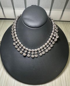 Kühn. Brillant. Unvergessliche Diamant-Halsketten aus 60 Karat Weißgold.