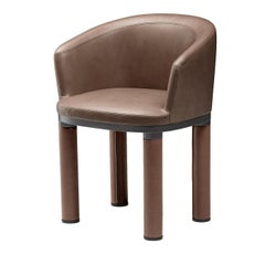 Fauteuil en cuir marron audacieux d'Elisa Giovannoni