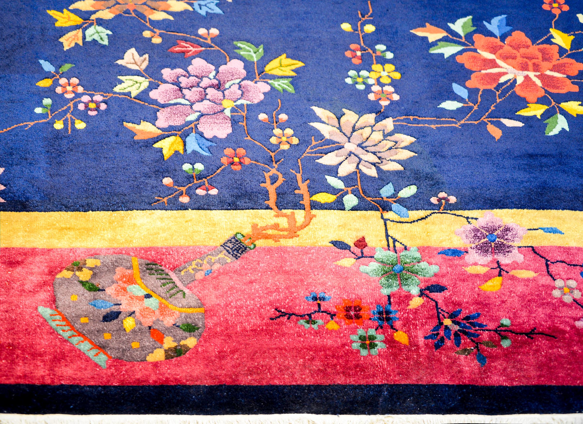 Wool Bold Chinese Art Deco Rug For Sale