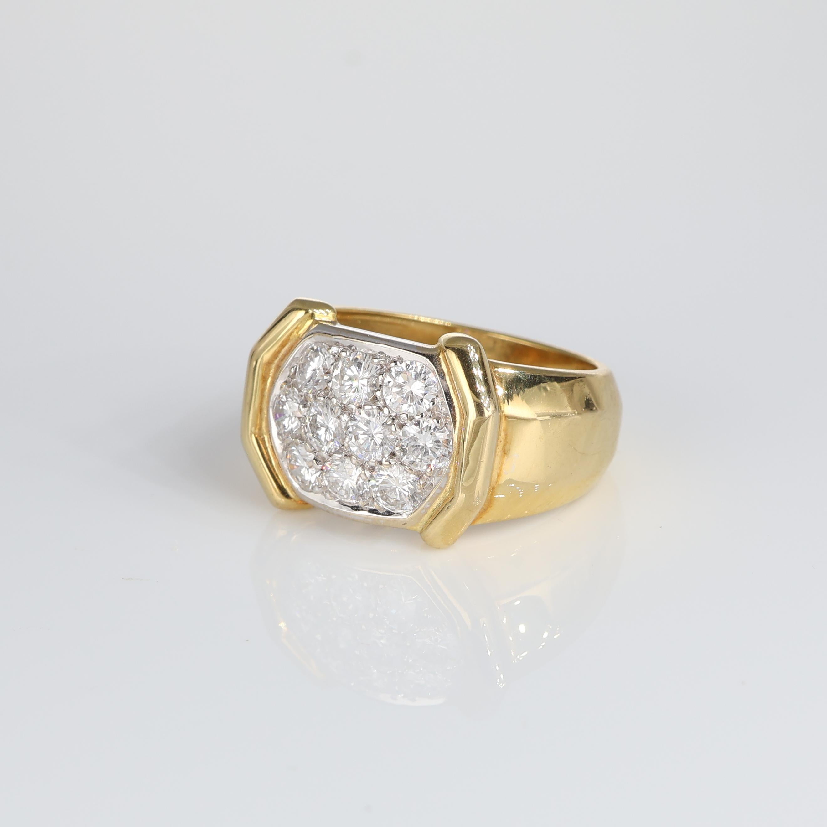 Taglio brillante Anello Vintage con diamanti a grappolo, 1,26 carati in oro giallo e bianco in vendita