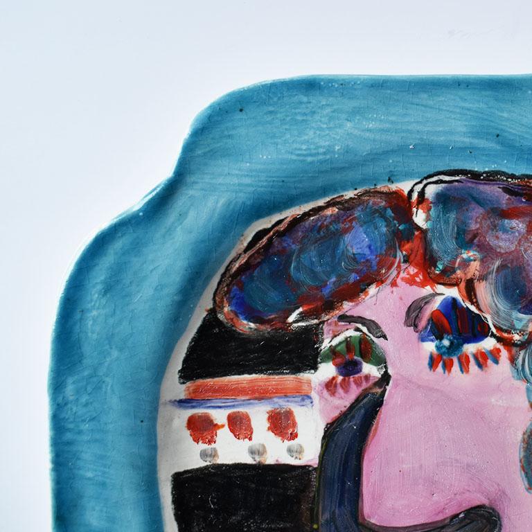 Américain Assiette portrait en céramique moderniste audacieuse et colorée:: suspendue:: d'après Jean Cocteau en vente
