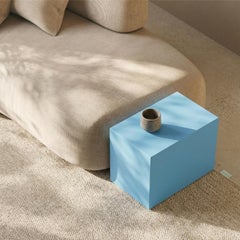 Bold — Table d'appoint en Steele coloré de forme cubique par oitoproducts