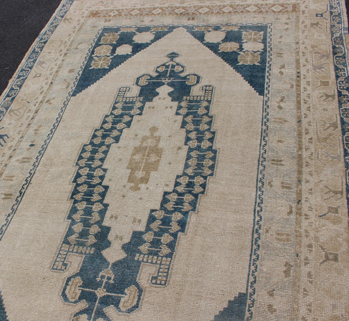 Bold Design Blue,  Brown, Tan, Turkish Oushak with Stretched Medallion In Good Condition In Atlanta, GA