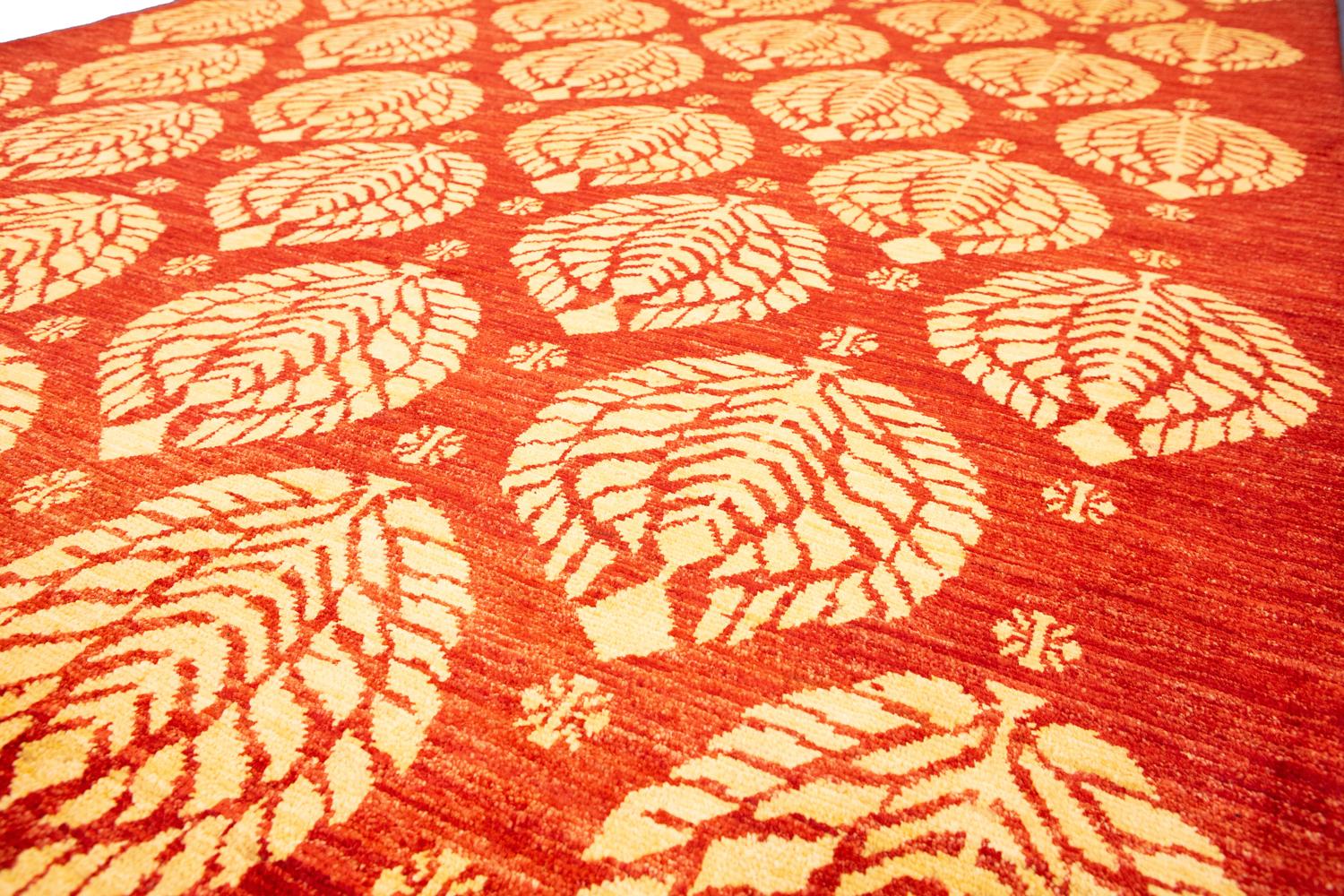 Handgeknüpfter roter Vintage-Teppich Etno Yadan mit kühnem Design, 21. Jahrhundert im Zustand „Hervorragend“ im Angebot in Ferrara, IT