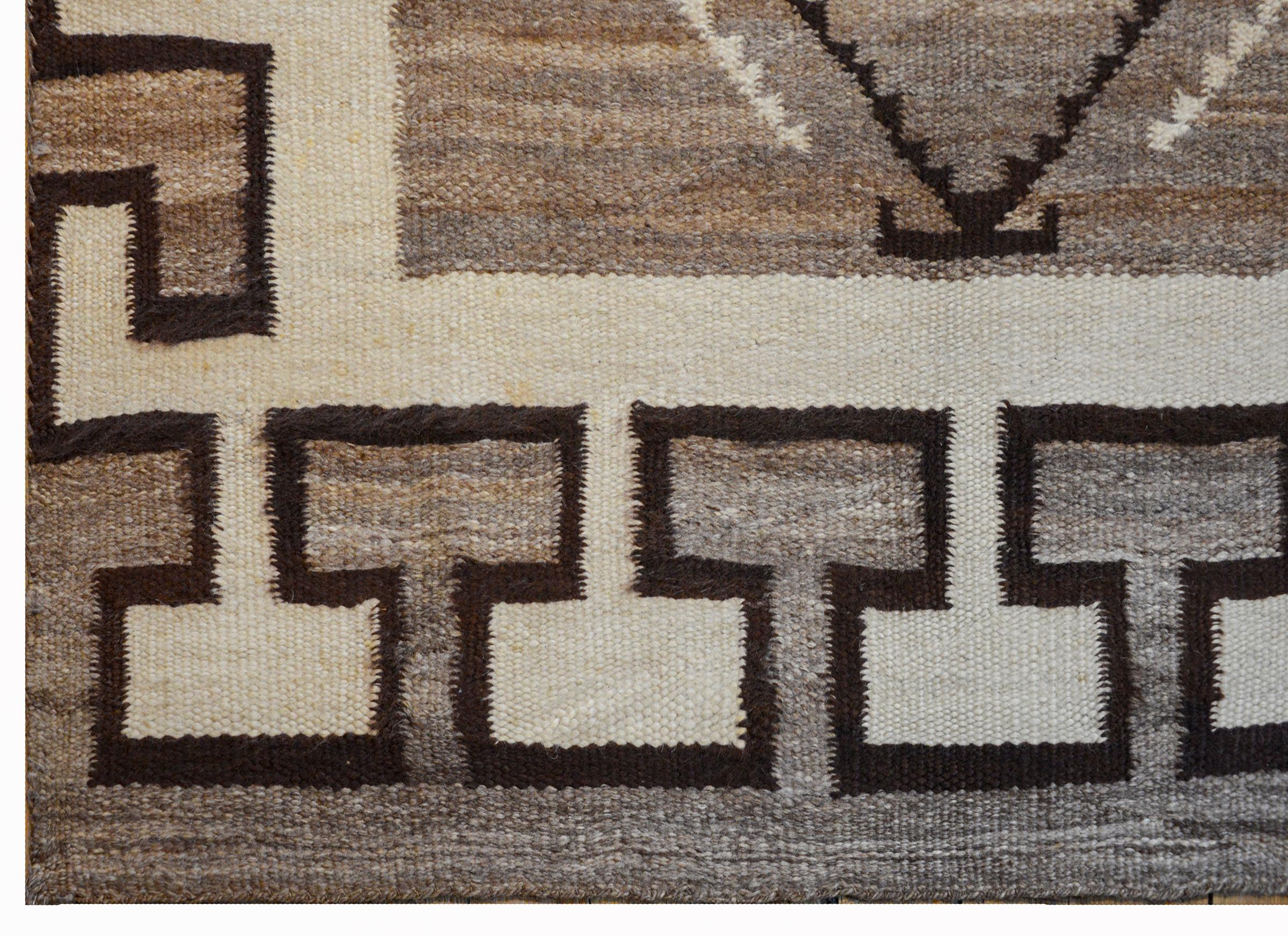 Bold Early 20th Century Navajo Rug In Good Condition In Chicago, IL