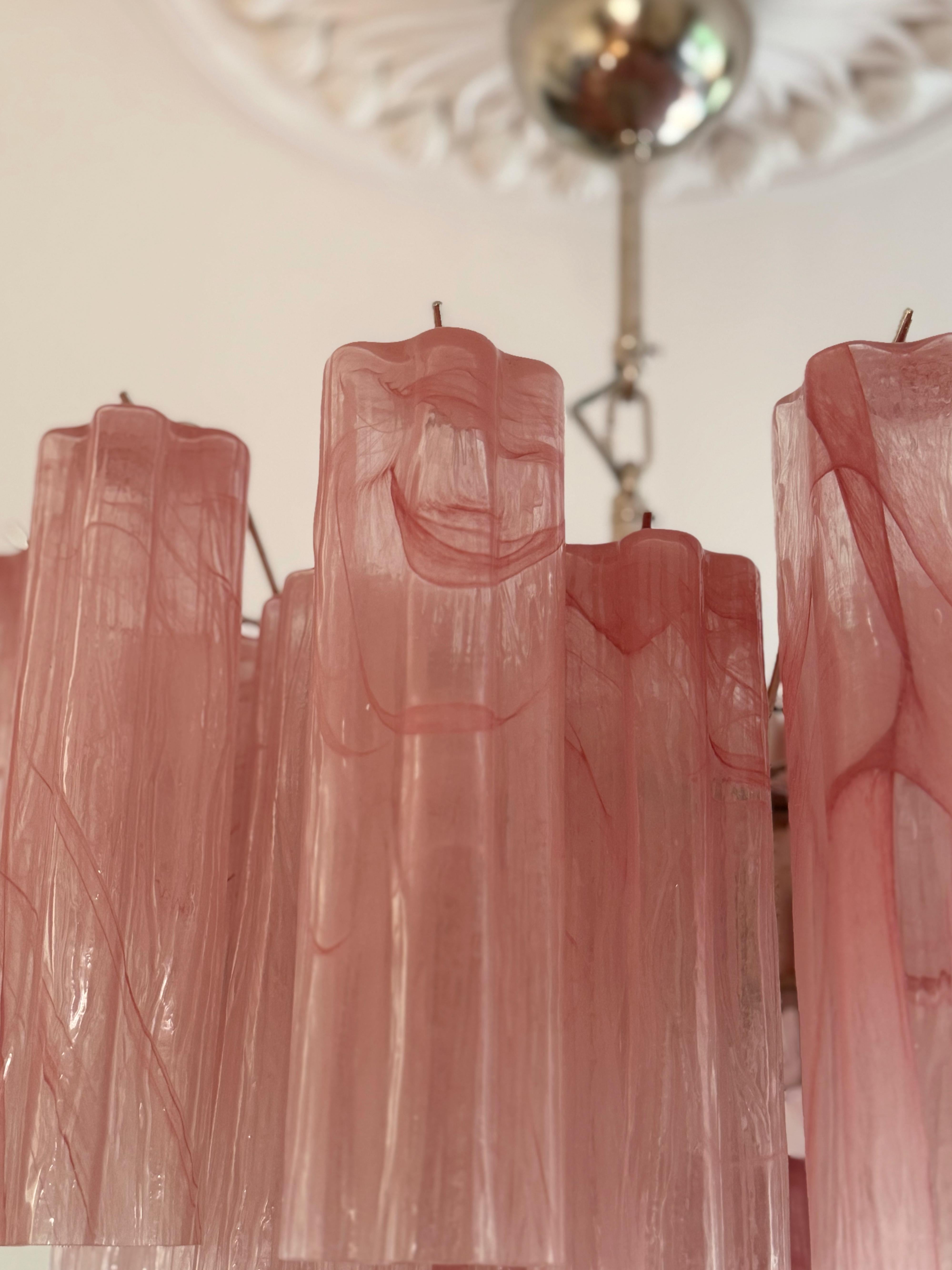Bold Eclectic Pink Murano Chandelier Tronchi with a marble pattern in pink tones For Sale 1