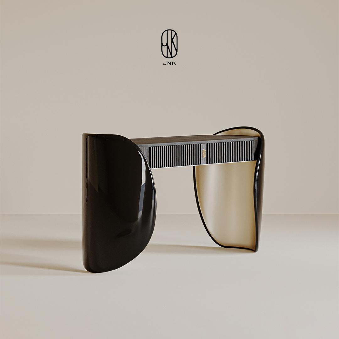 Moderne Elegance audacieuse : The Contemporary Design of the Torres Console by JNK (en anglais) en vente