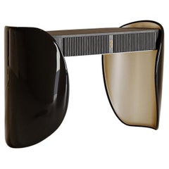 Elegance audacieuse : The Contemporary Design of the Torres Console by JNK (en anglais)