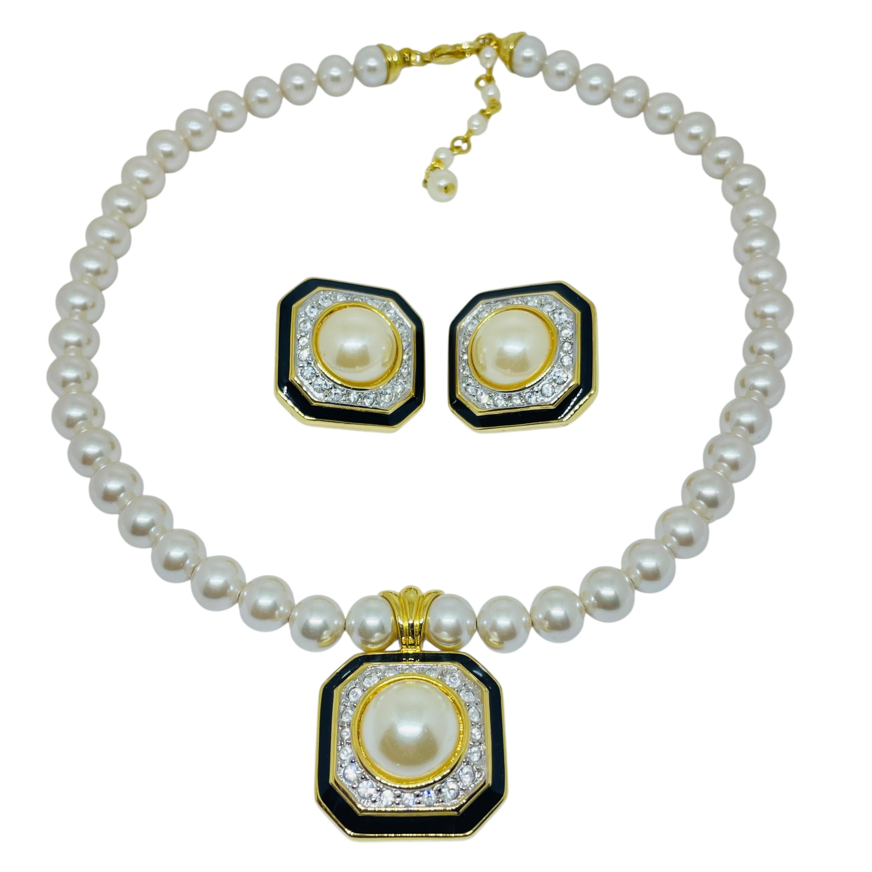 BOLD ELEGANCE Vintage Gold Emaille Kristall Perlen Designer Halskette Ohrringe Set im Angebot 3